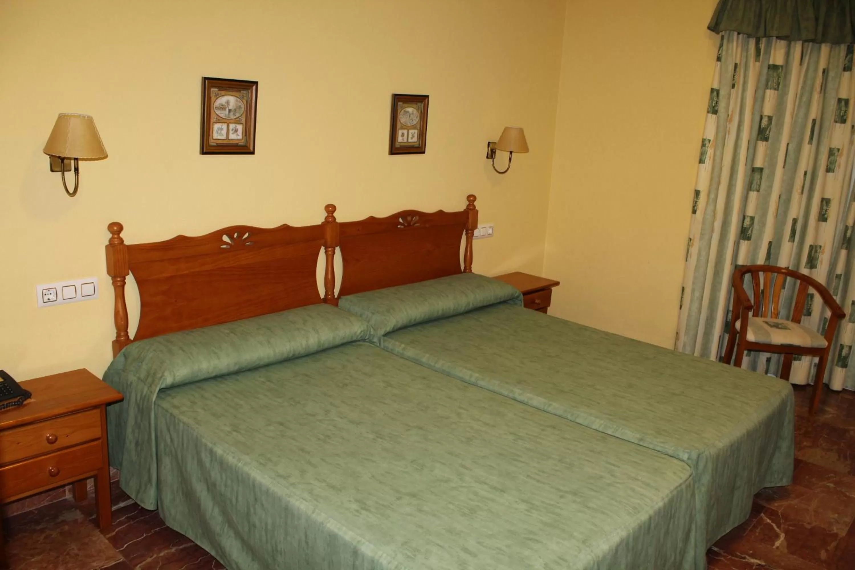 Photo of the whole room, Bed in Hotel Albohera