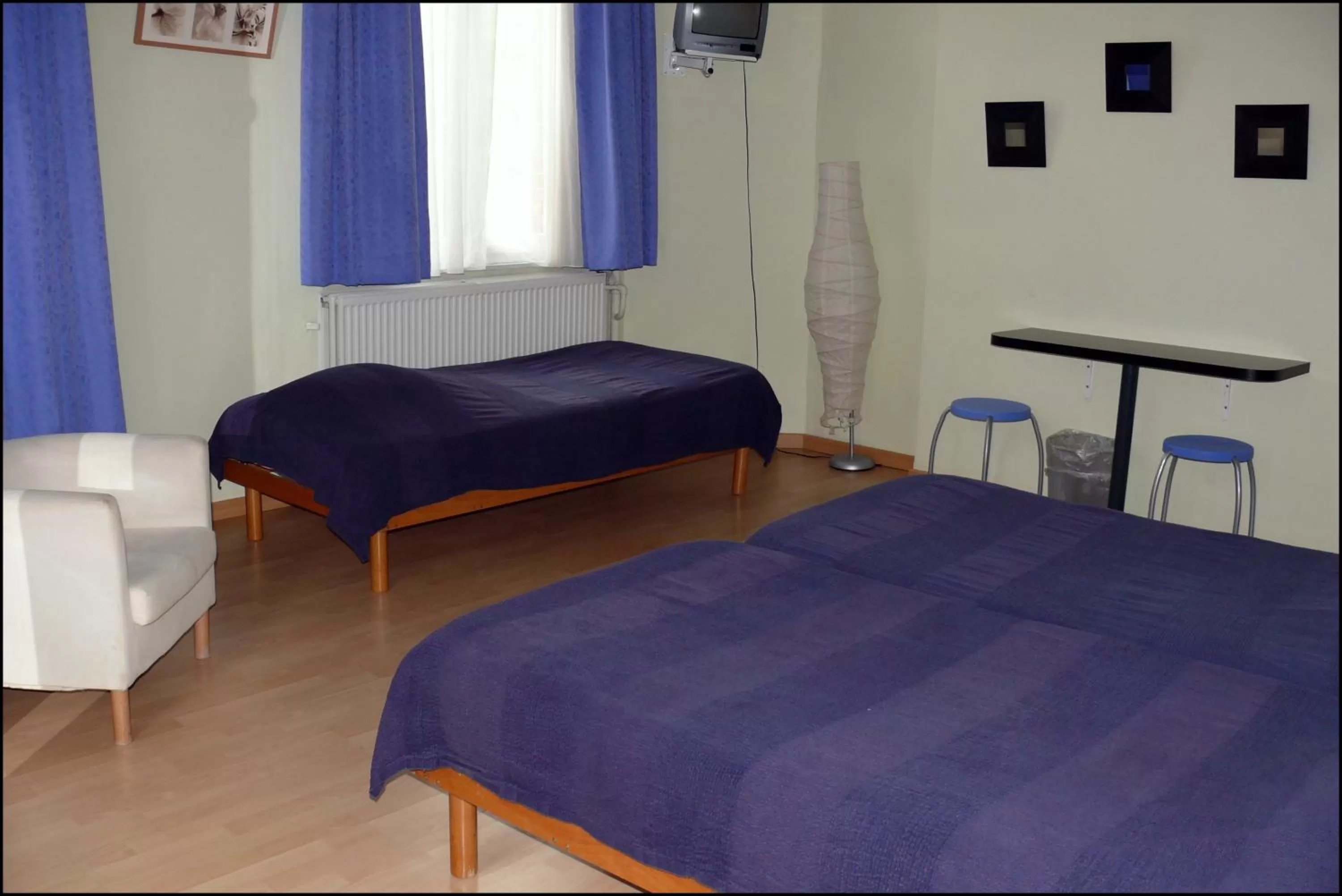 Bed in Hôtel Les Acteurs