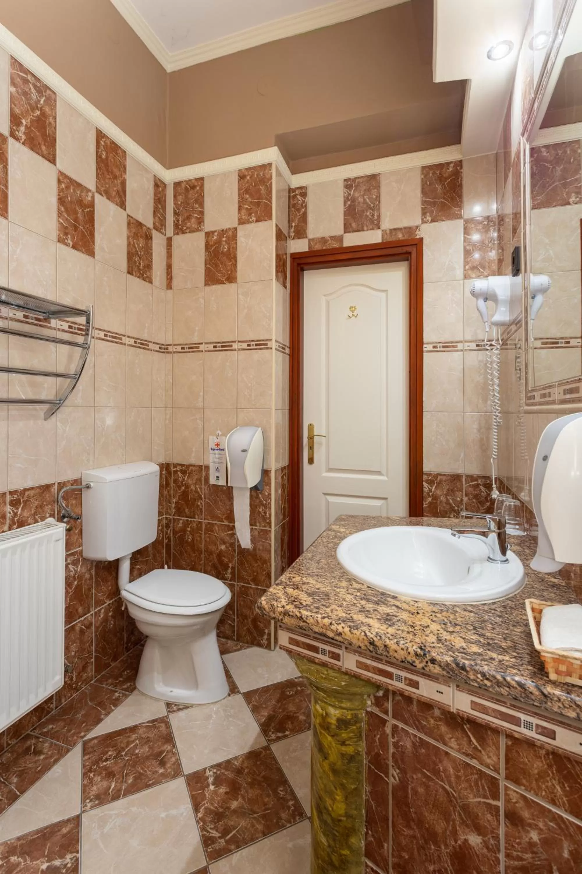 Bathroom in Illés Hotel