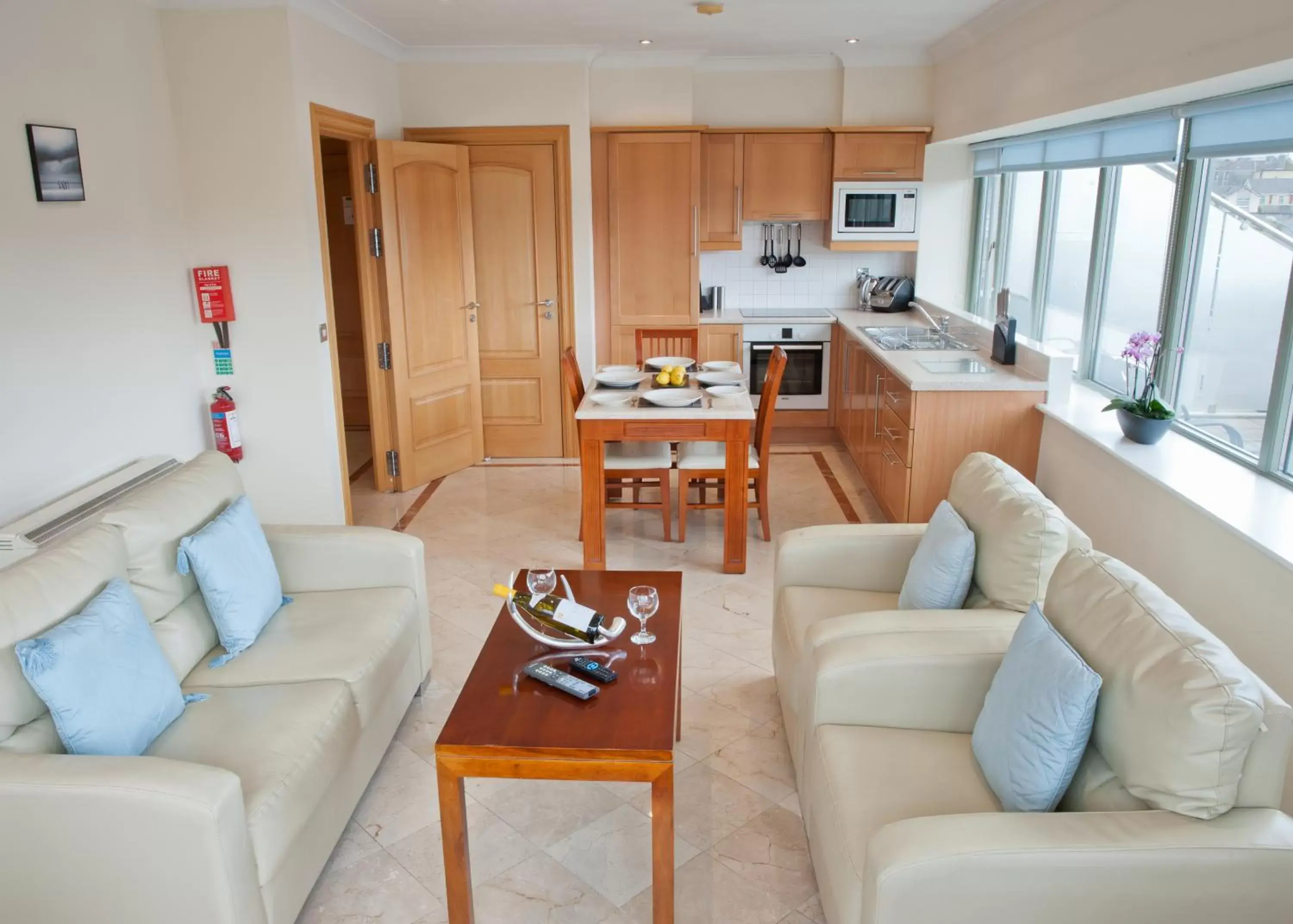 Kitchen or kitchenette, Seating Area in Park Place Apartments