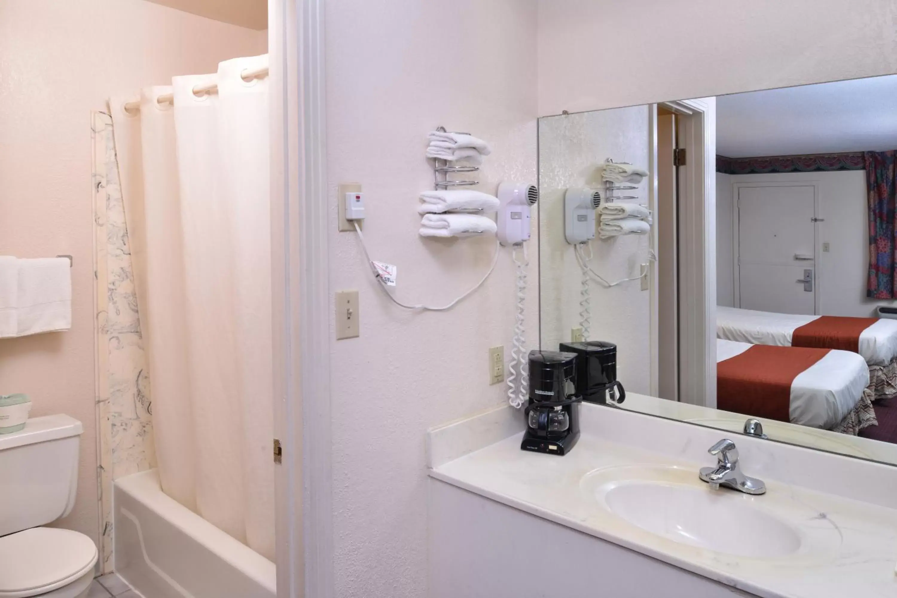 Bathroom in Americas Best Value Inn Wildersville