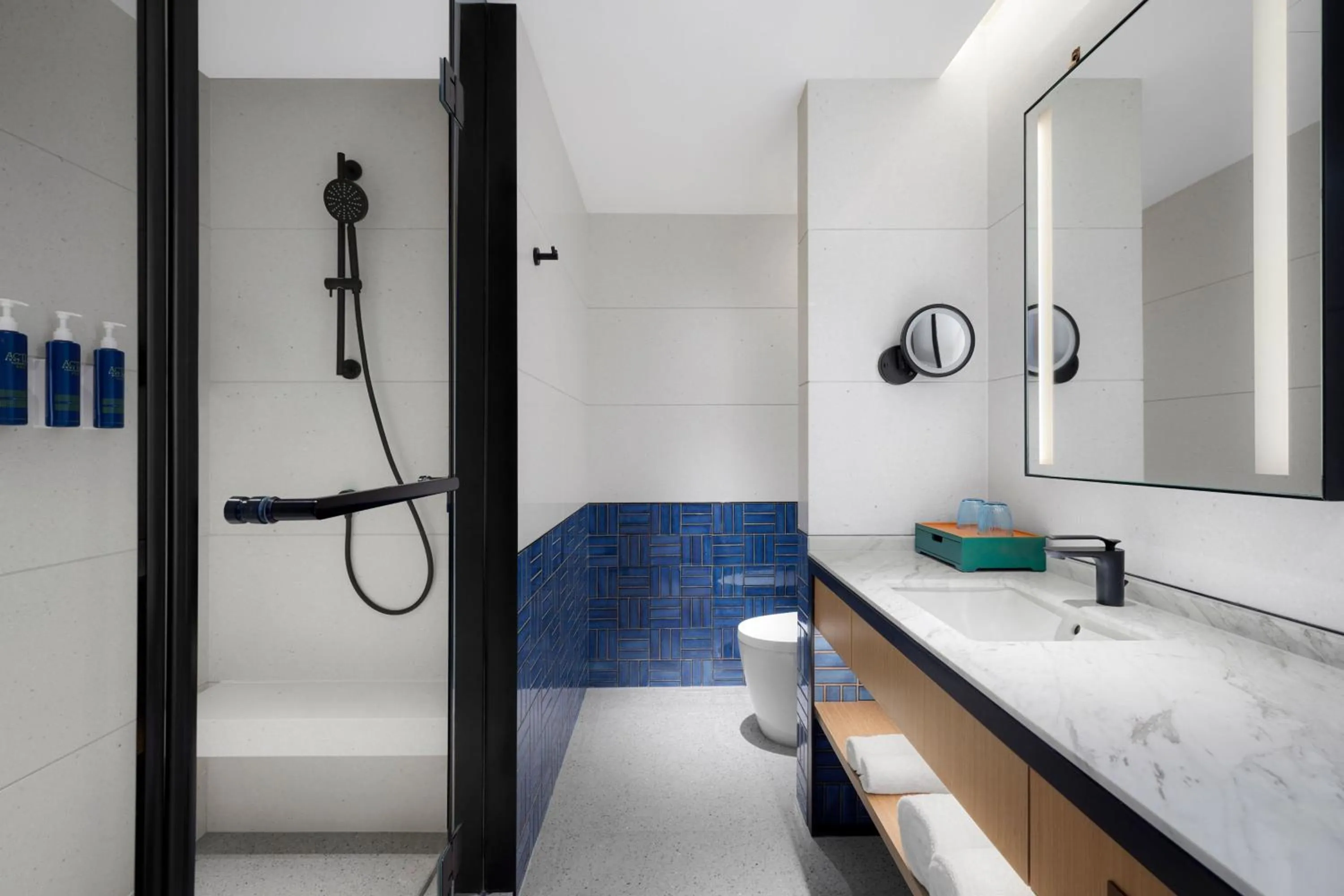 Bathroom in Four Points by Sheraton Shenzhen Bao'an