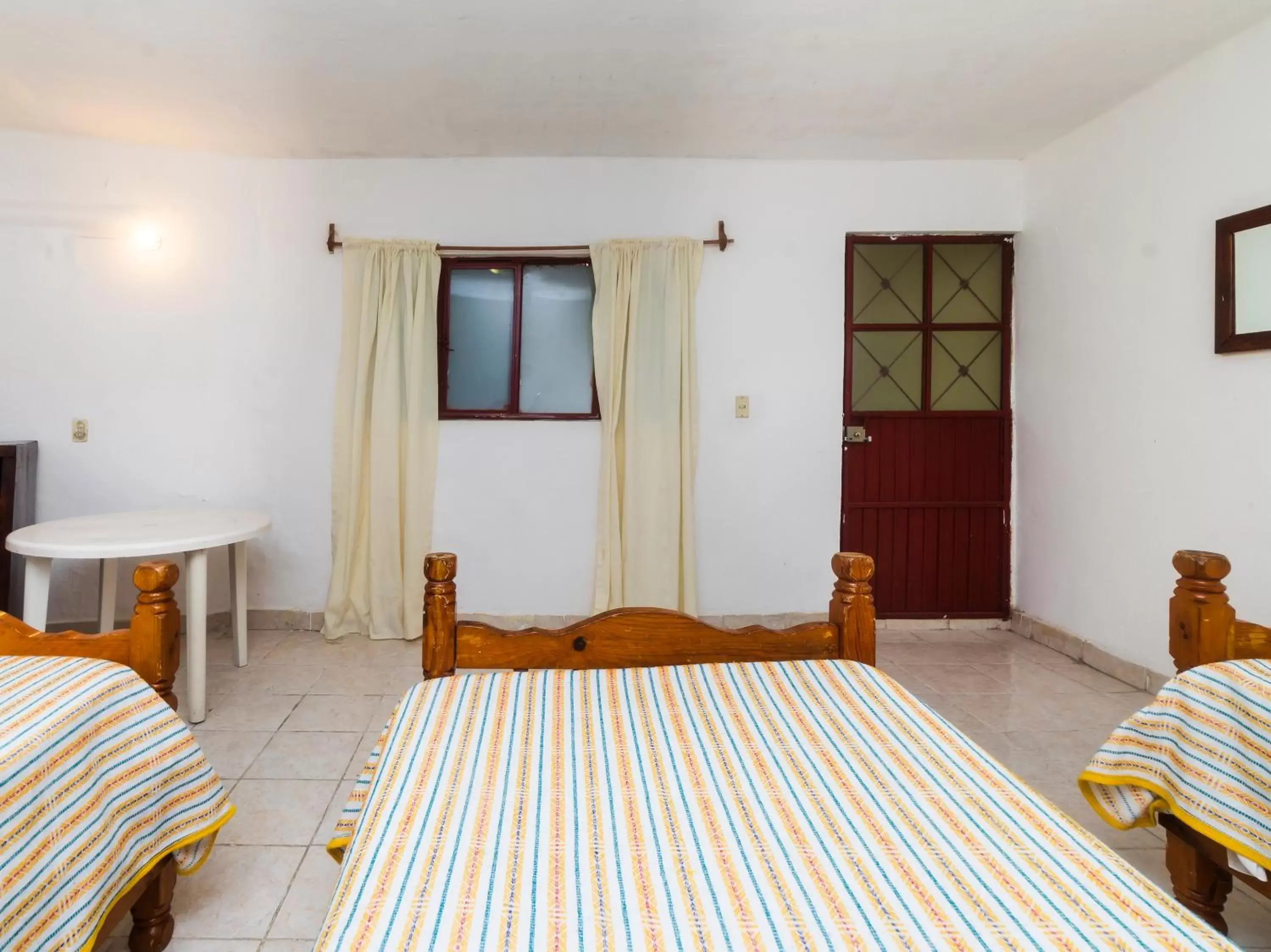 Photo of the whole room, Bed in Los Pueblitos de Guanajuato Hotel