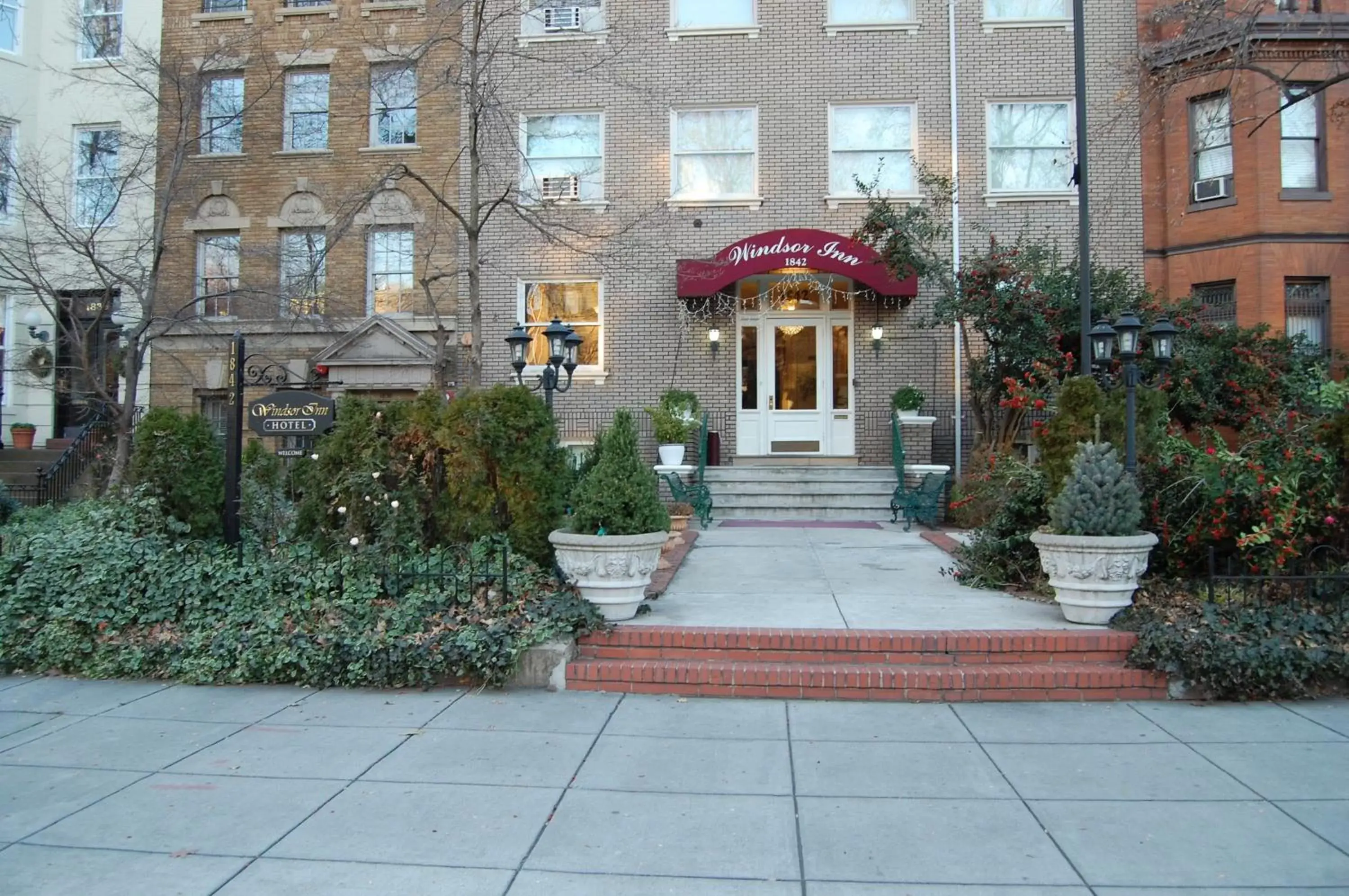 Facade/entrance in Windsor Inn Hotel