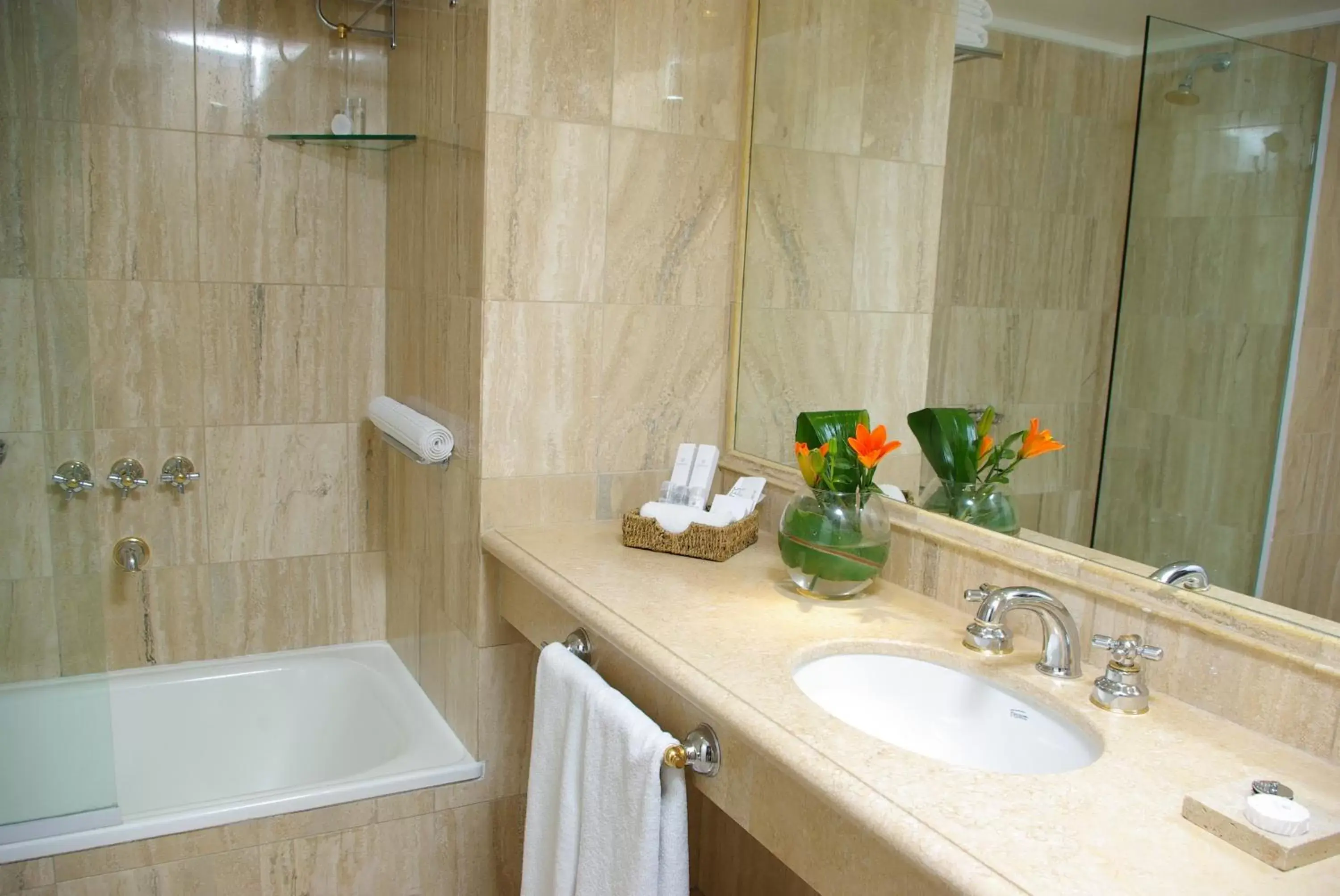 Bathroom in Loi Suites Recoleta Hotel