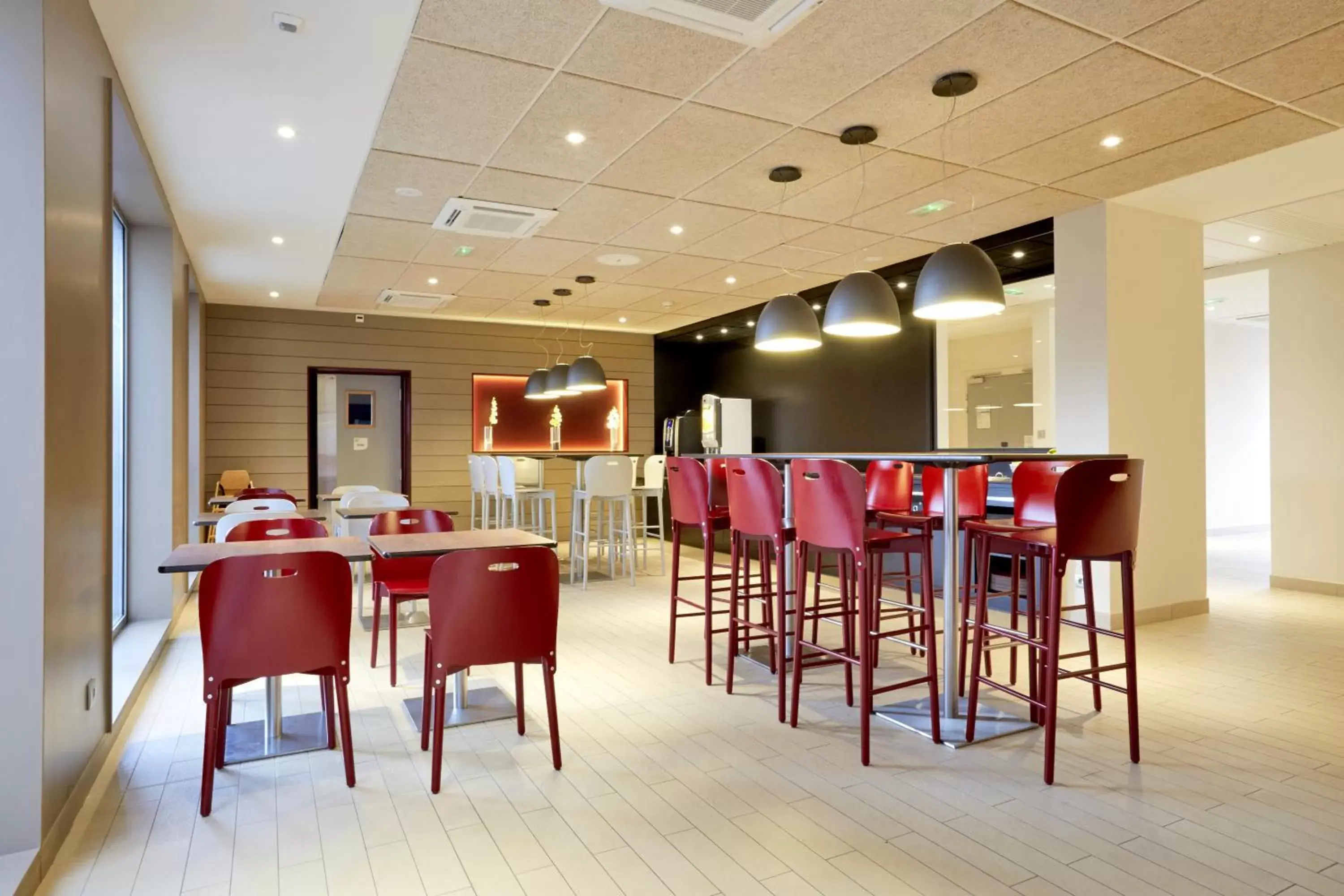 Restaurant/places to eat in Campanile Annemasse Gare– Genève Restaurant/places to eat in Campanile Annemasse Gare– Genève