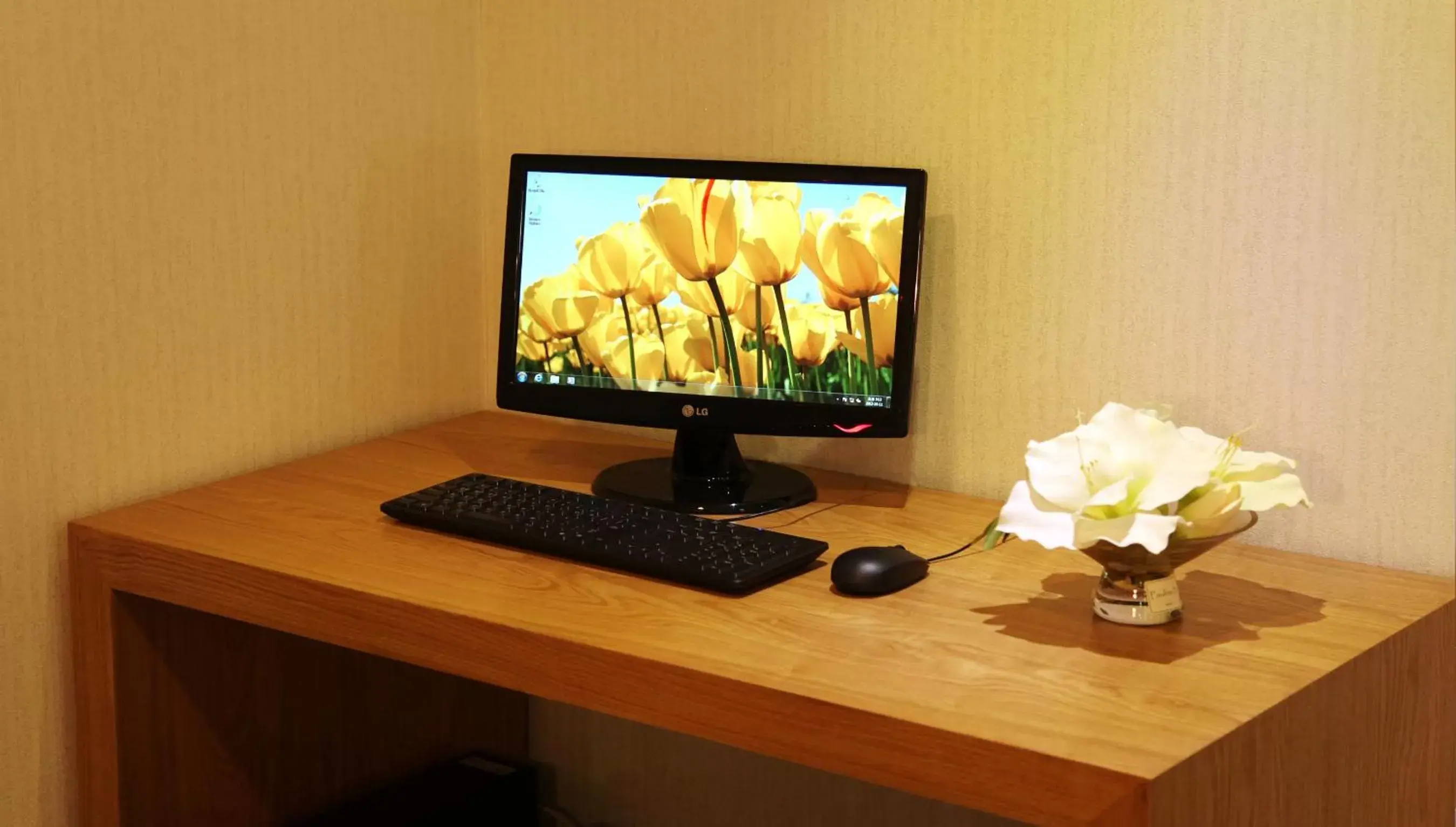 Business facilities, TV/Entertainment Center in Hotel Skypark Central Myeongdong