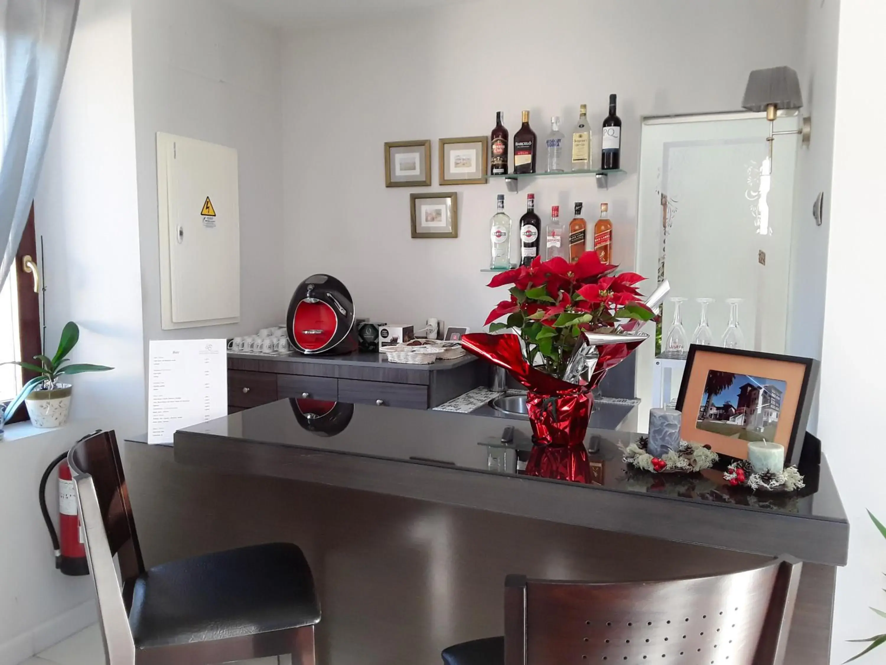 Alcoholic drinks, Kitchen/Kitchenette in Hotel Indiana Llanes