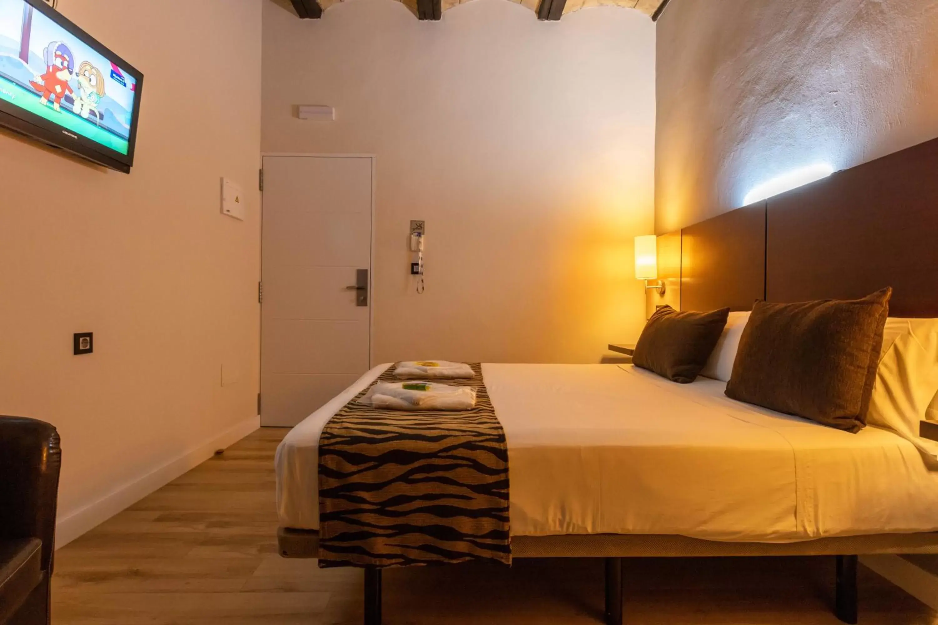 TV and multimedia, Bed in Hotel Copacabana Tarifa Beach