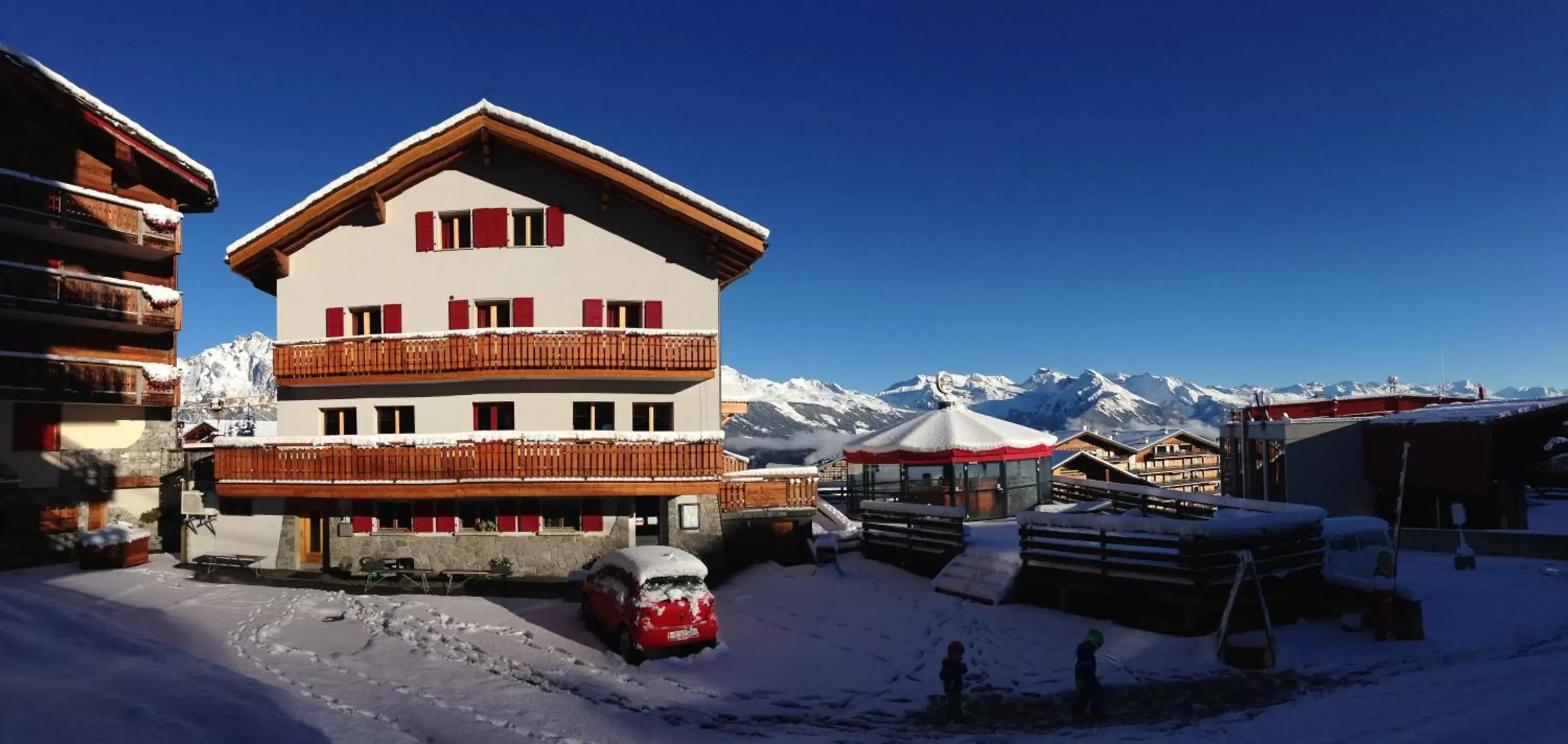 Neighbourhood, Winter in Hotel Les Etagnes