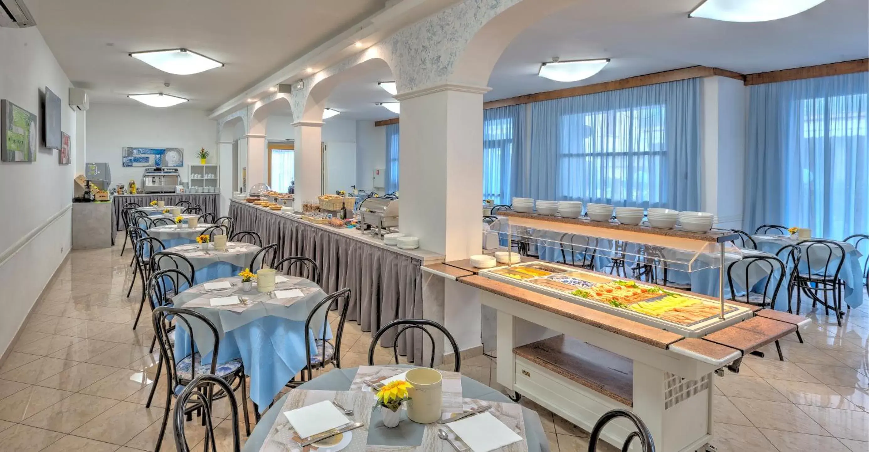 Restaurant/Places to Eat in Hotel Niagara Riccione
