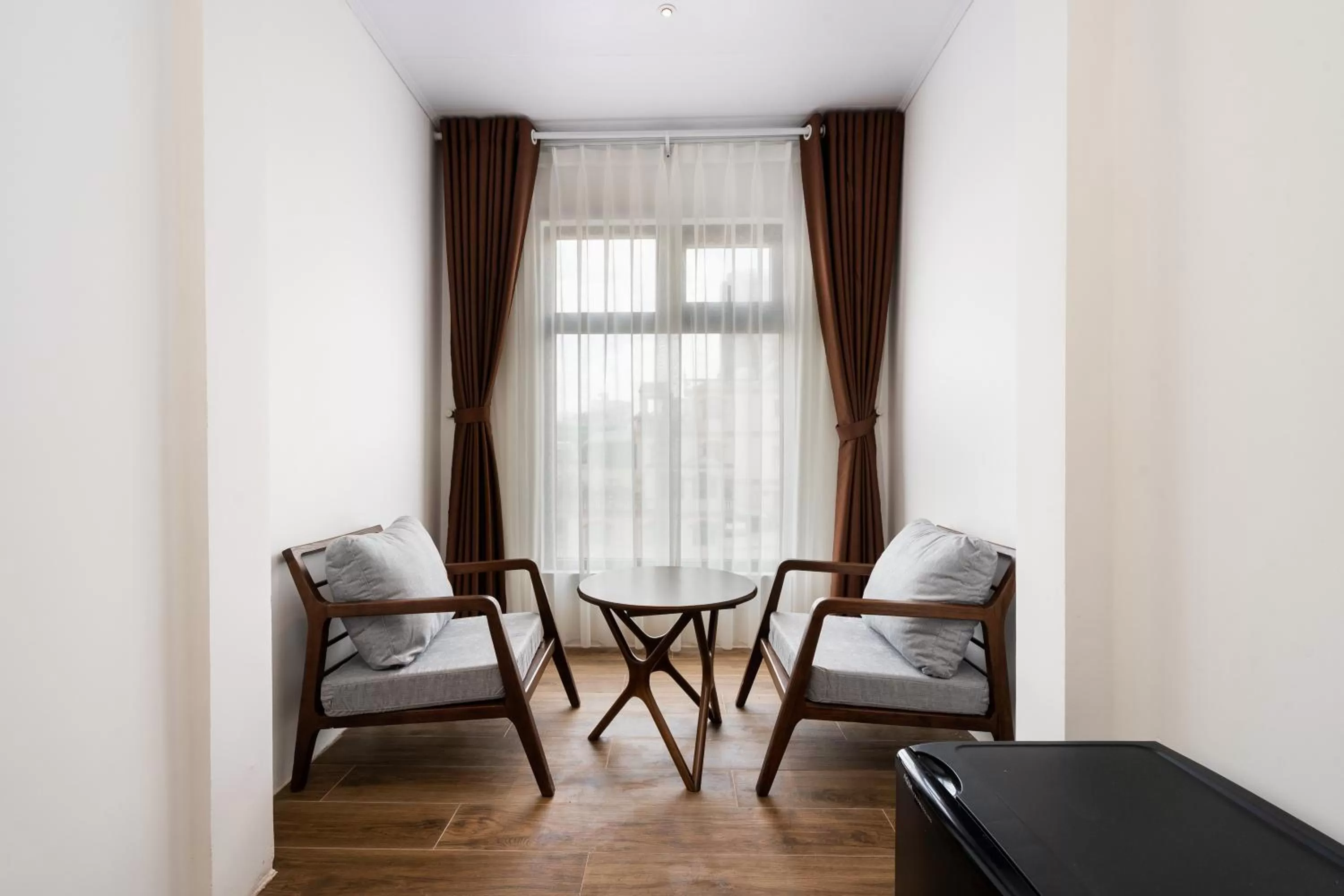 Seating area in Haven Hut Hotel