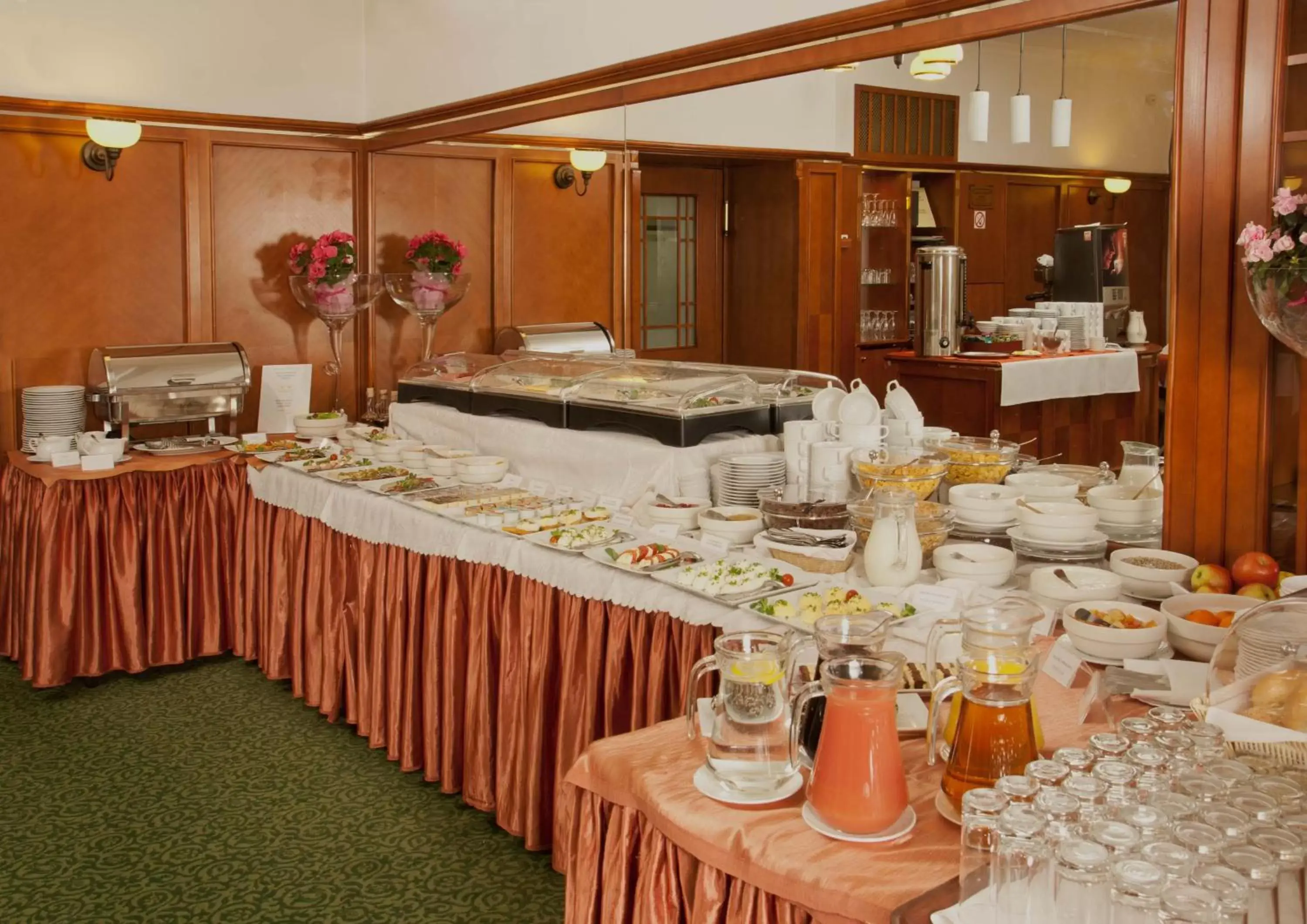 Food and drinks in Hotel Hetman