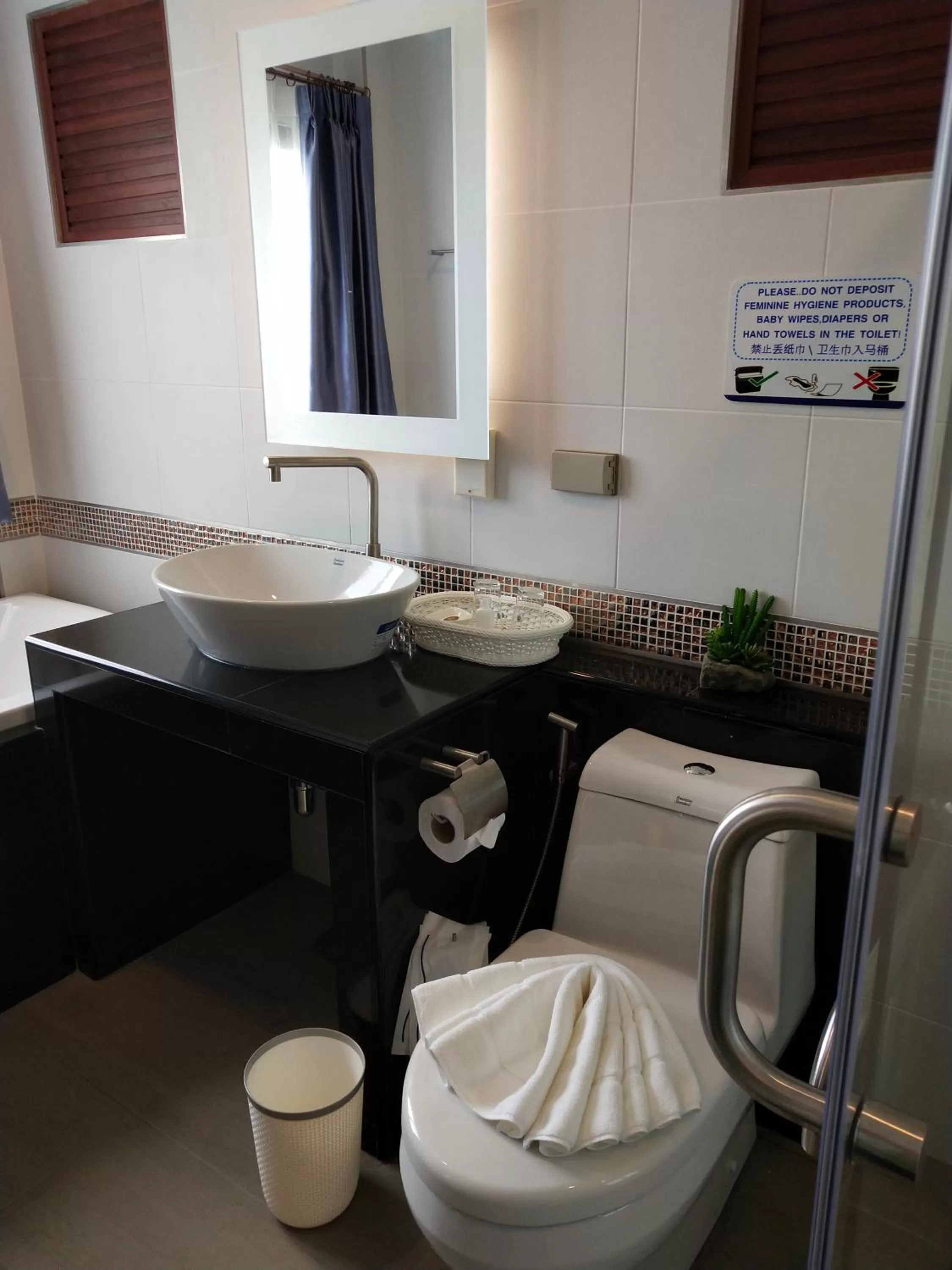 Toilet in Hotel De Wualai