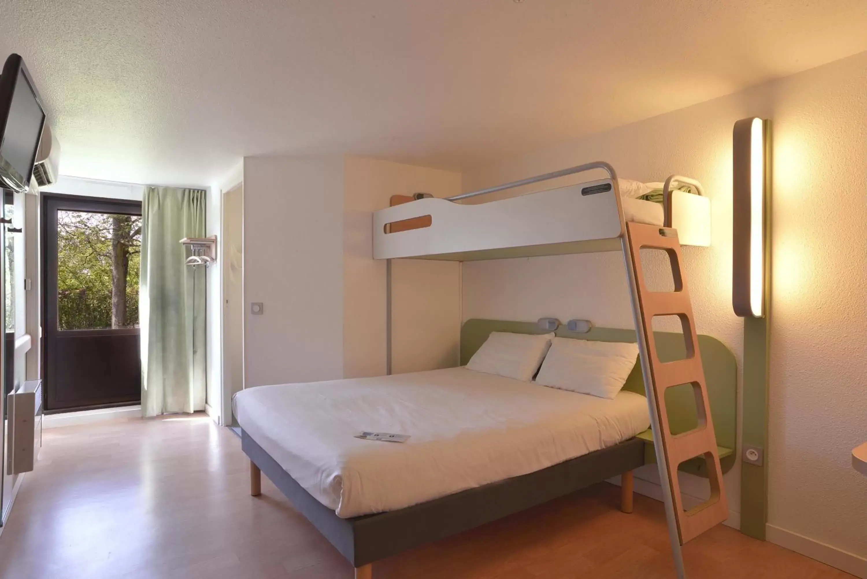 Bed, Bunk Bed in Ibis Budget Villefranche