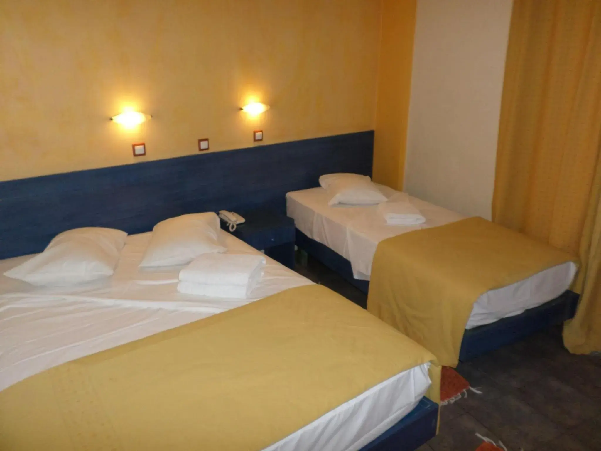 Triple Room in Nafsika Hotel Athens Centre