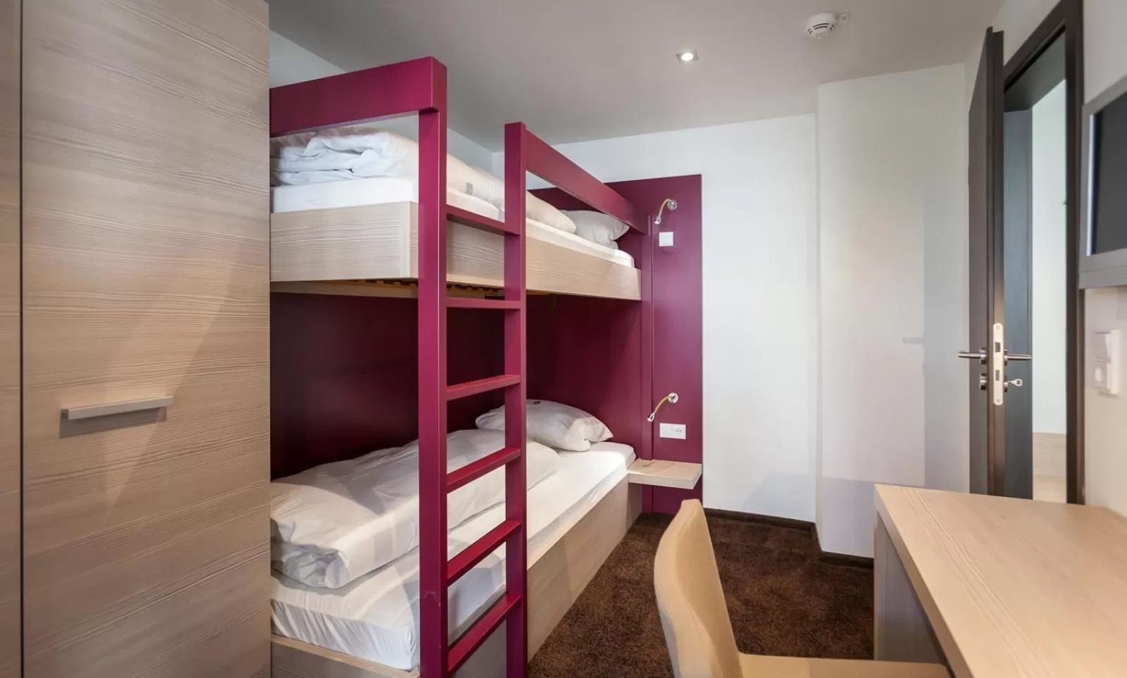 Photo of the whole room, Bed in Bollenhuthotel Kirnbacher Hof