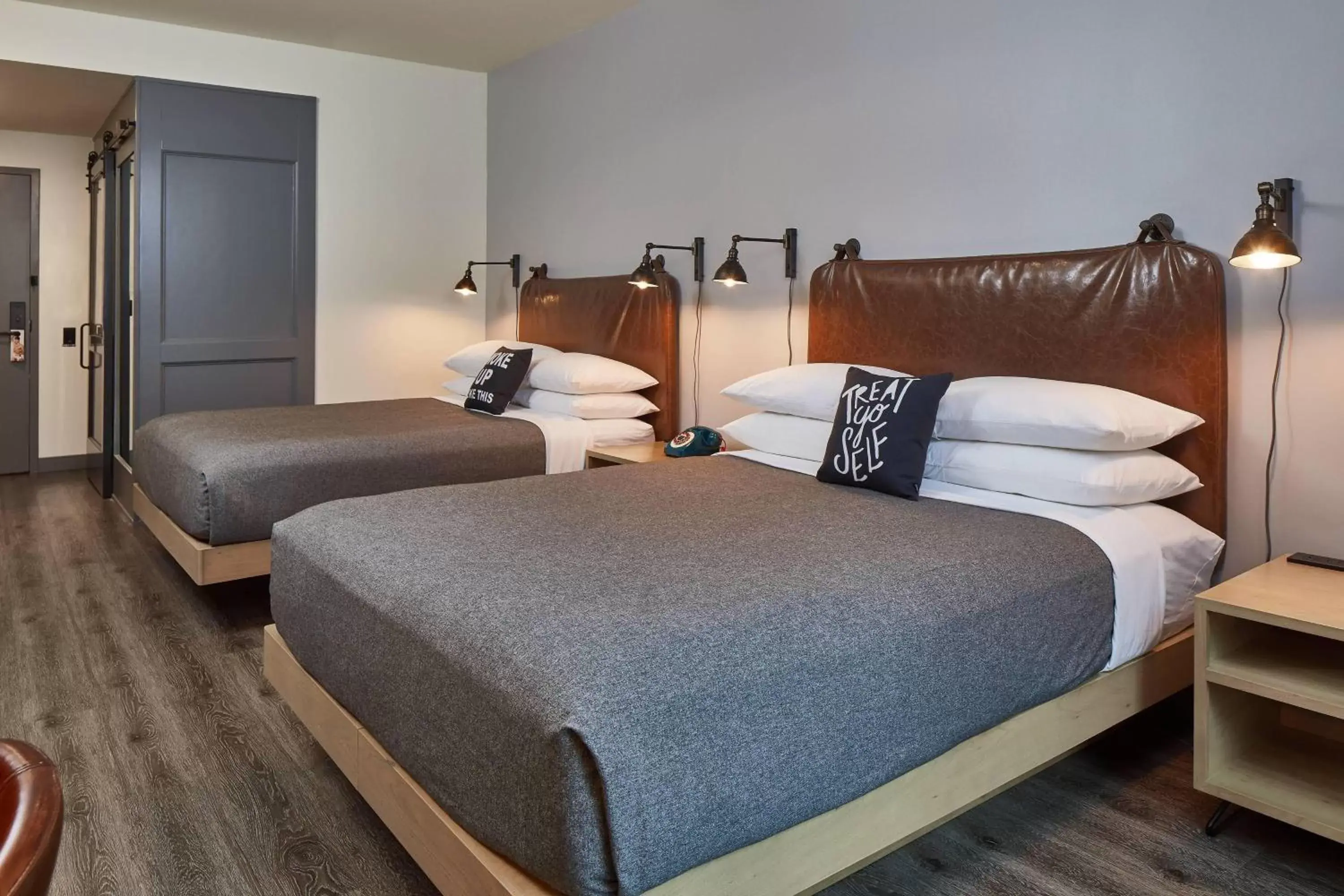 Photo of the whole room, Bed in Moxy Atlanta Midtown