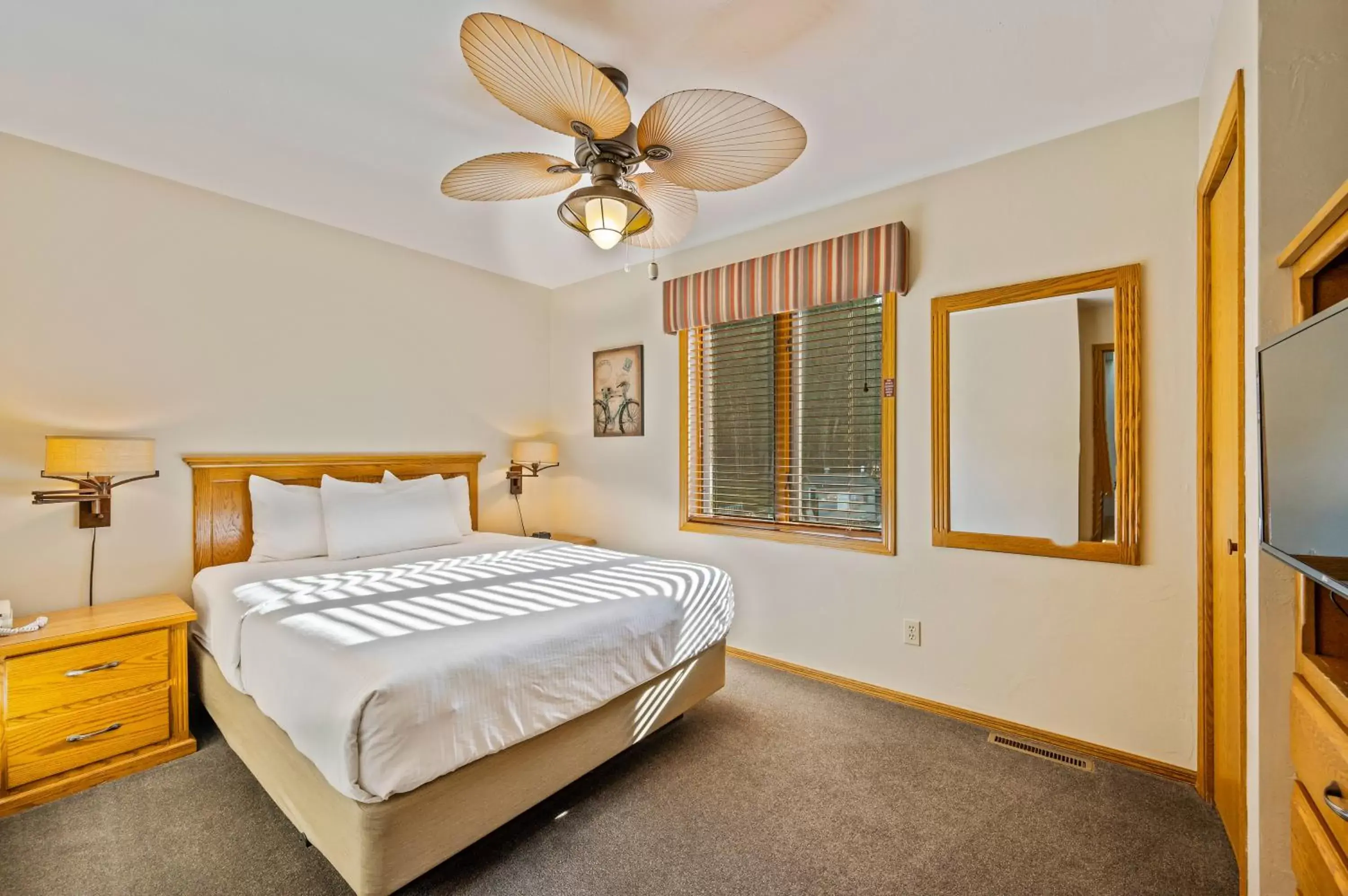 Bed in Evergreen Hill Condominiums