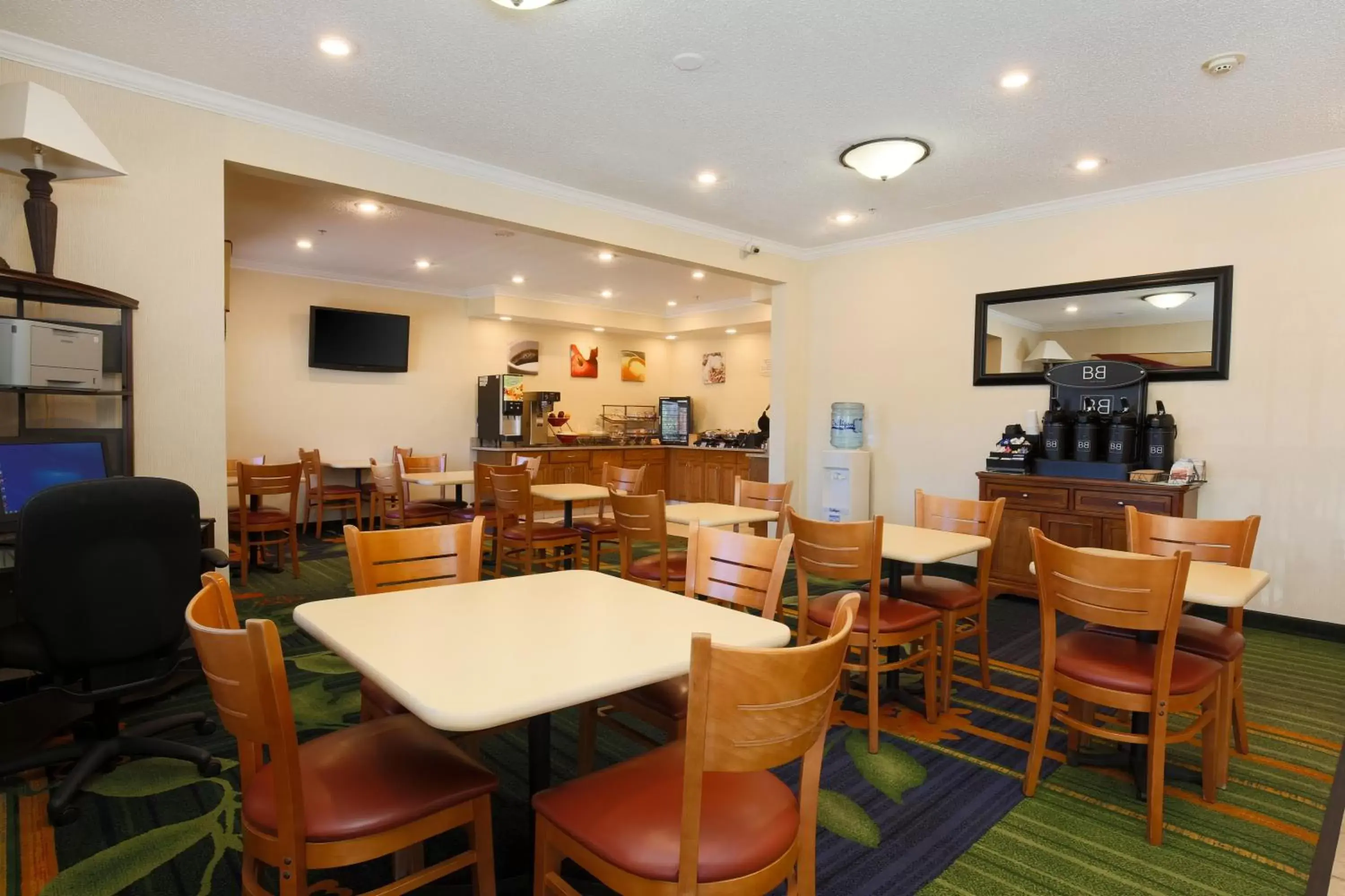 Dining area, Restaurant/Places to Eat in Comfort Inn & Suites