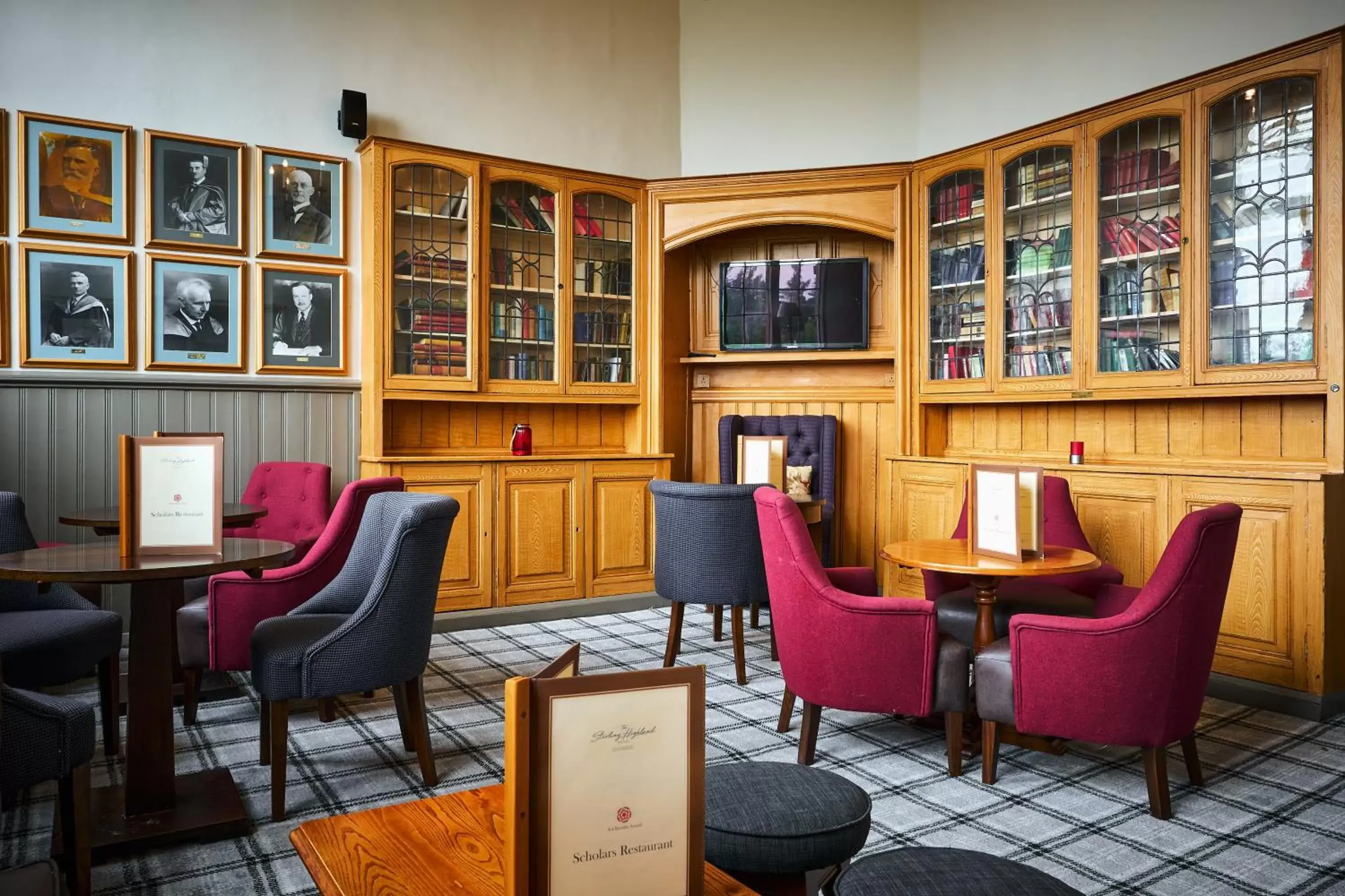 Library, Lounge/Bar in Stirling Highland Hotel- Part of the Cairn Collection