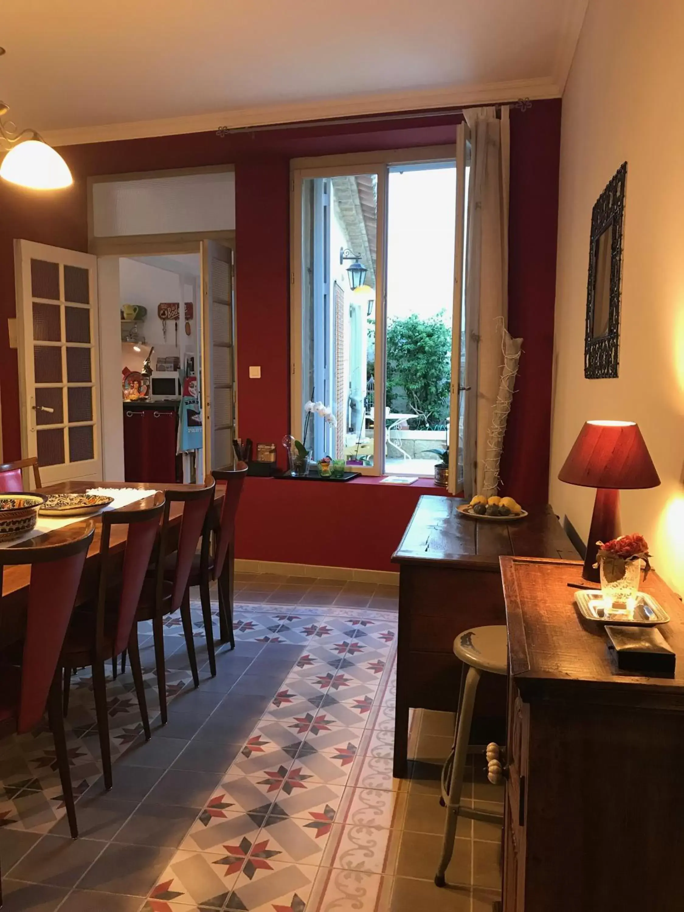 Dining area, Restaurant/Places to Eat in Couleurs De Camargue