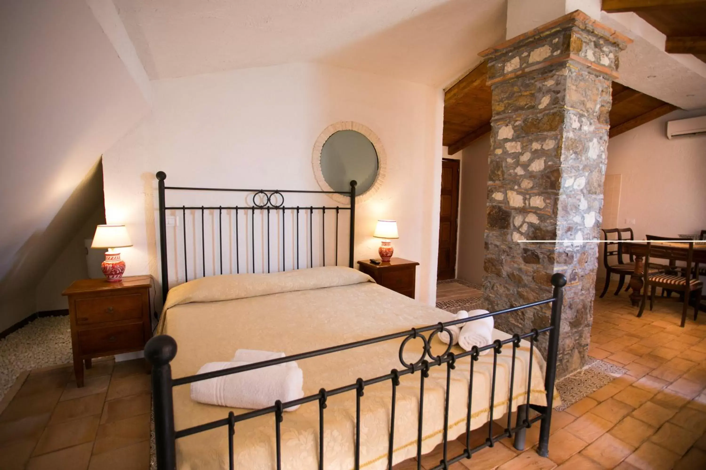 Bed in Hotel Villa Antica Tropea