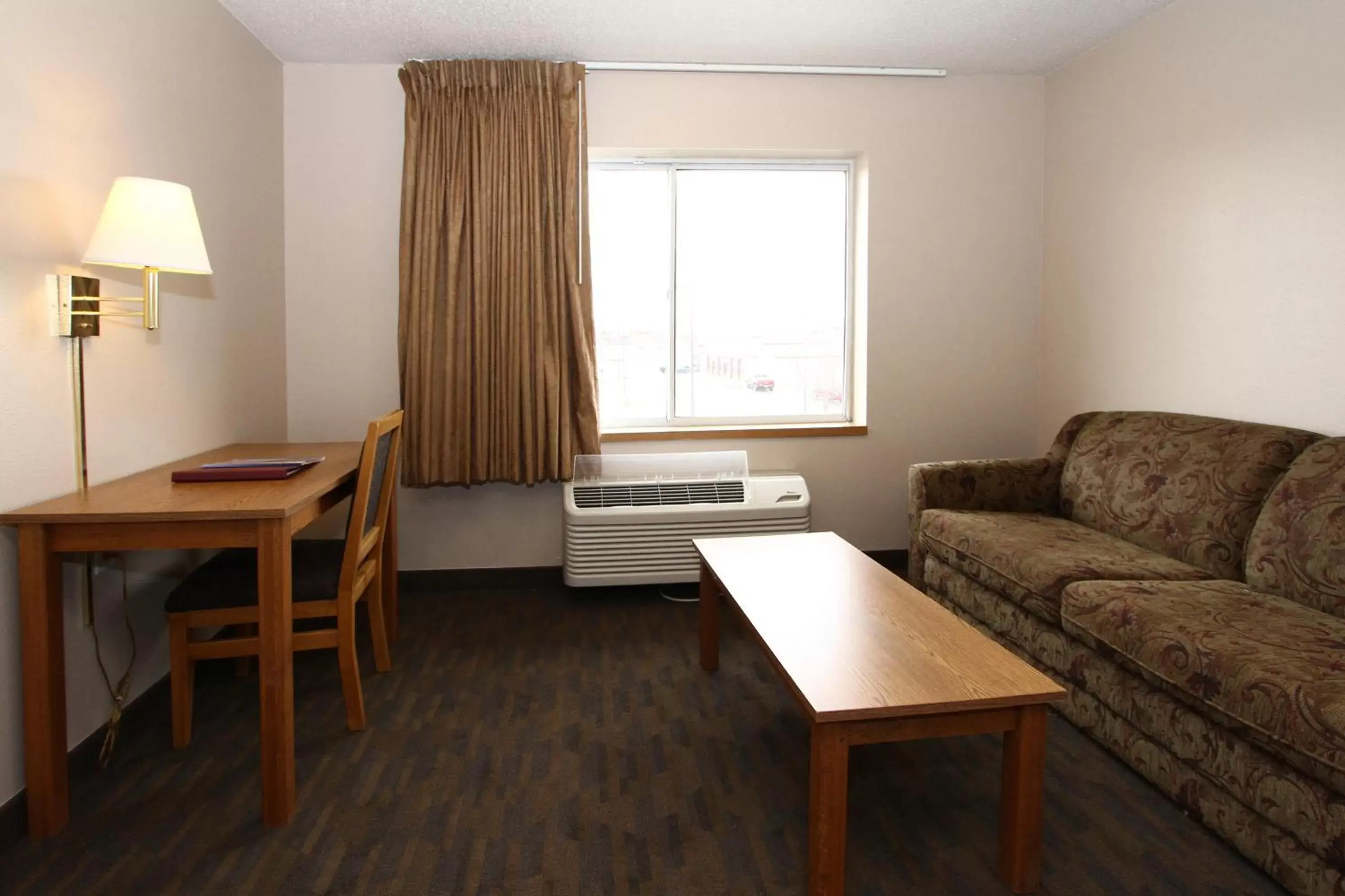 Seating Area in New Victorian Inn & Suites Lincoln