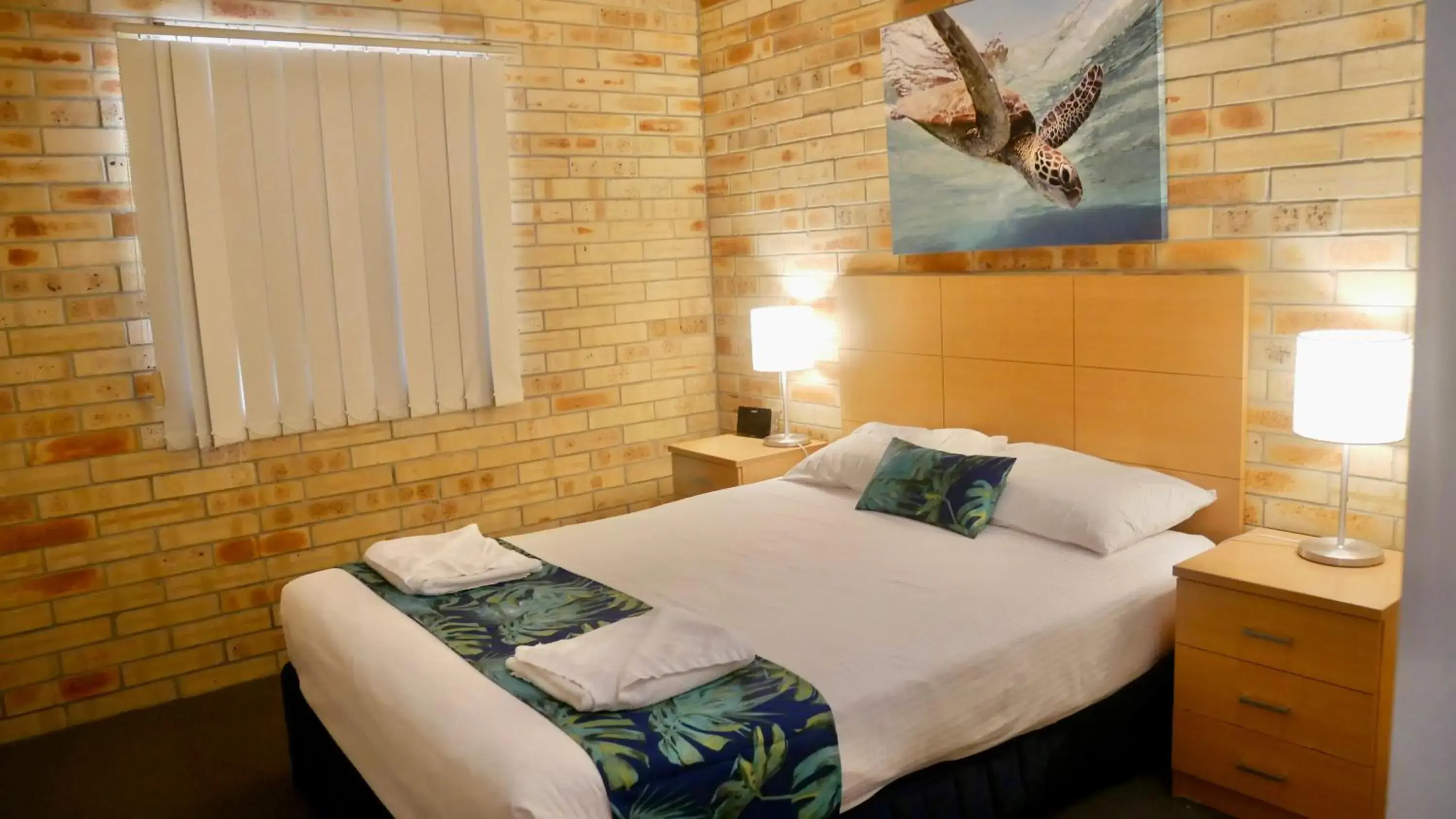 Bed in Emeraldene Inn & Eco-Lodge