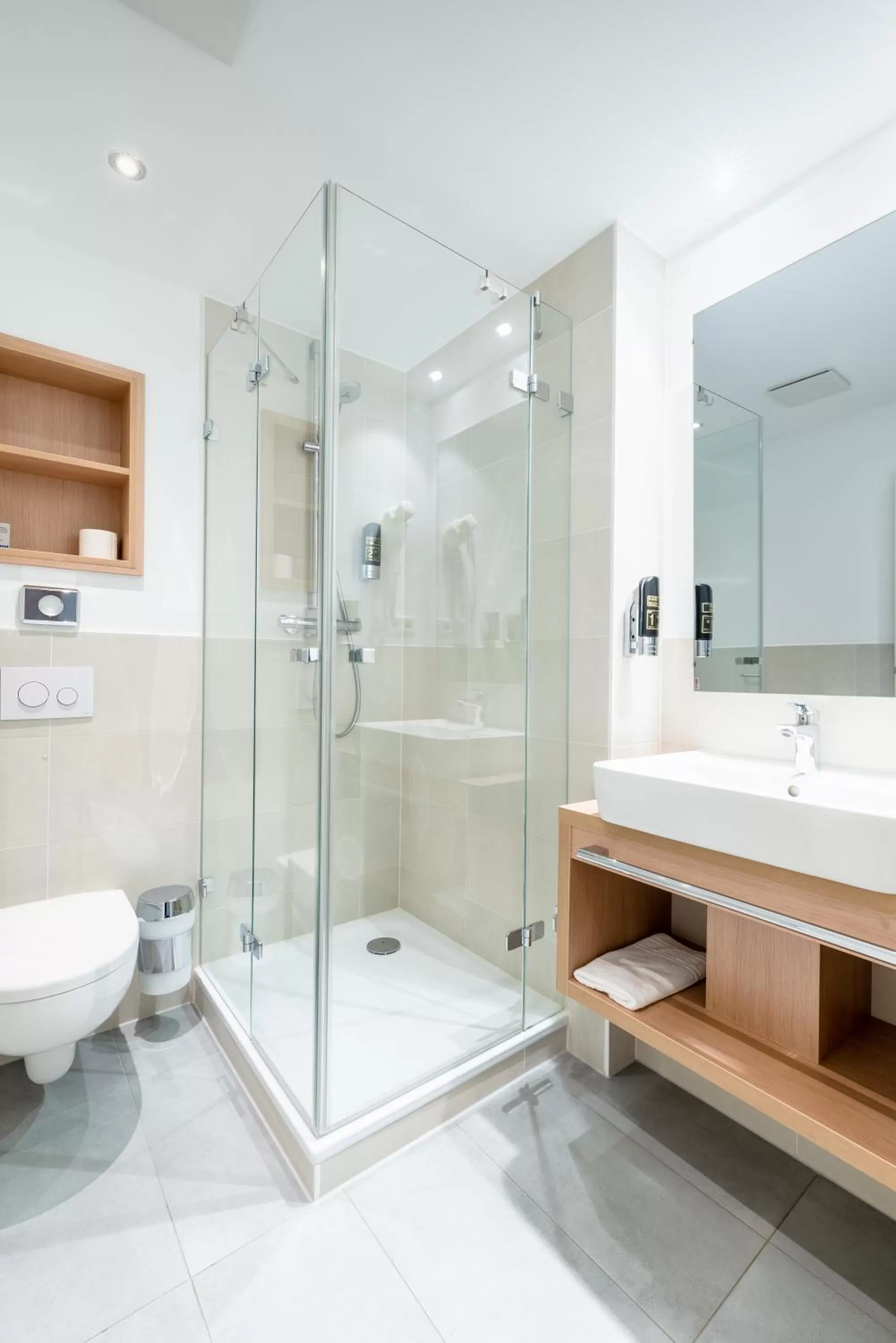 Bathroom in Nordsee-Hotel Hinrichsen