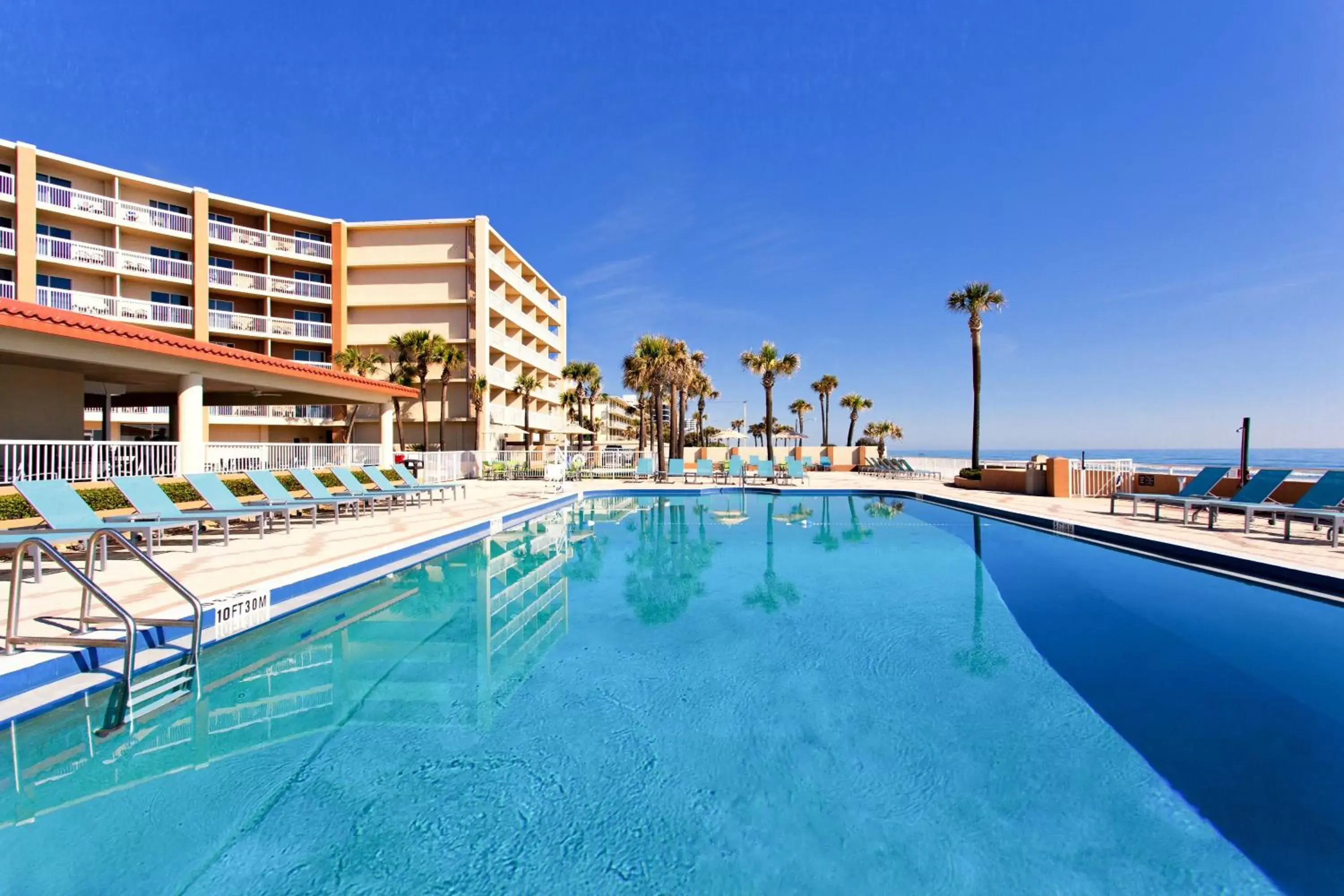 Swimming Pool in Holiday Inn Hotel & Suites Daytona Beach On The Ocean, an IHG Hotel