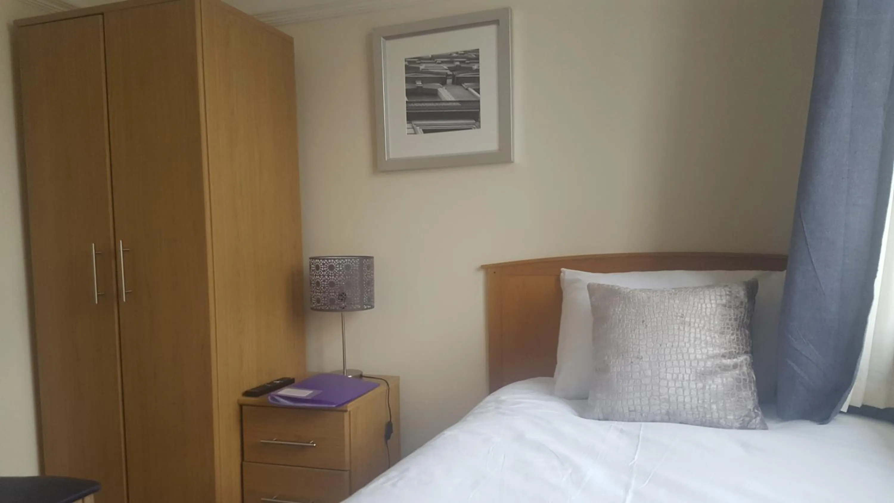 Bedroom, Bed in Kathleen House