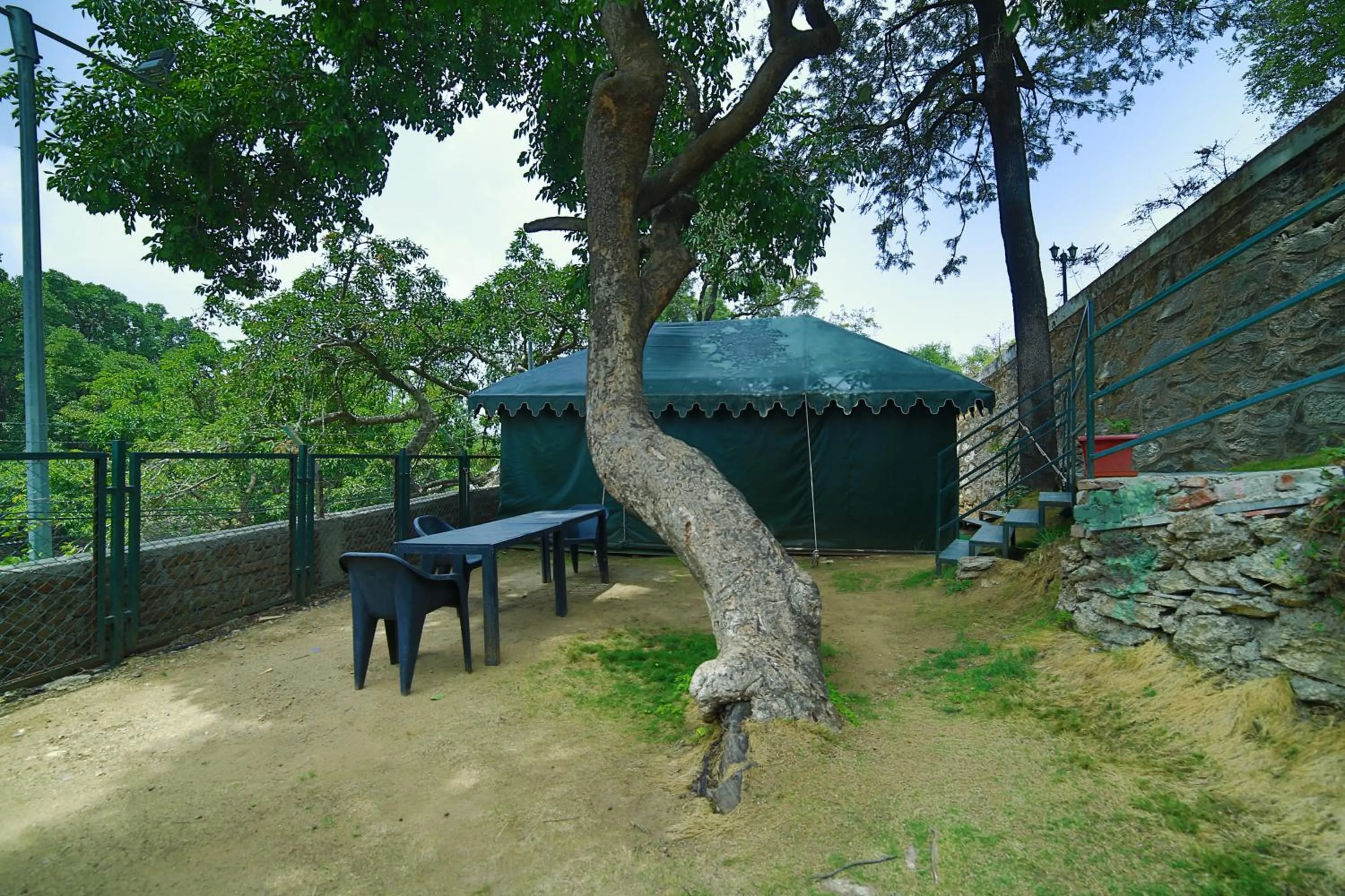 Garden in The Colonial Manek Manor By SAH