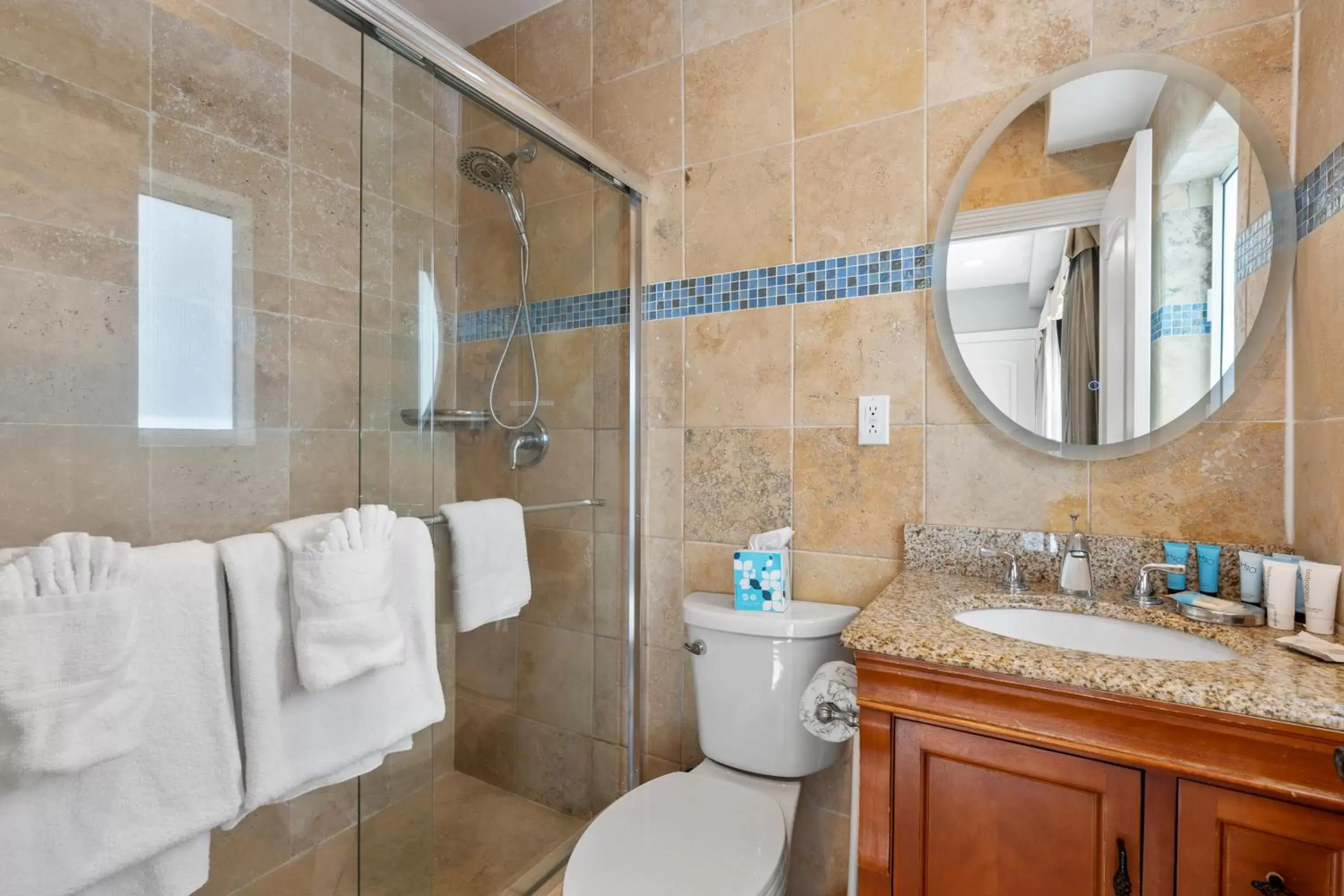 Bathroom in Isle of Venice Residence and Marina