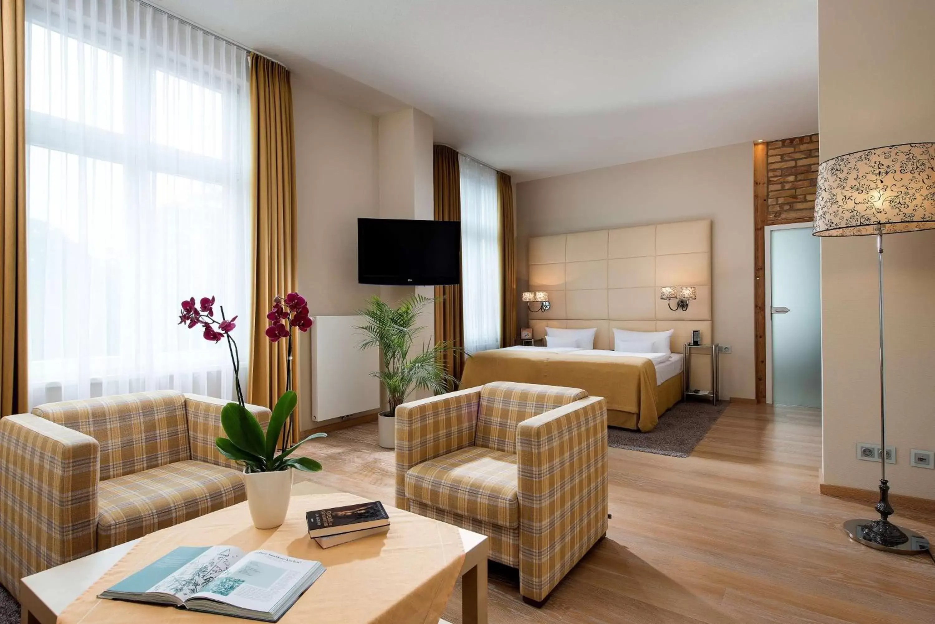 Photo of the whole room, Seating Area in Best Western Plus Ostseehotel Waldschloesschen