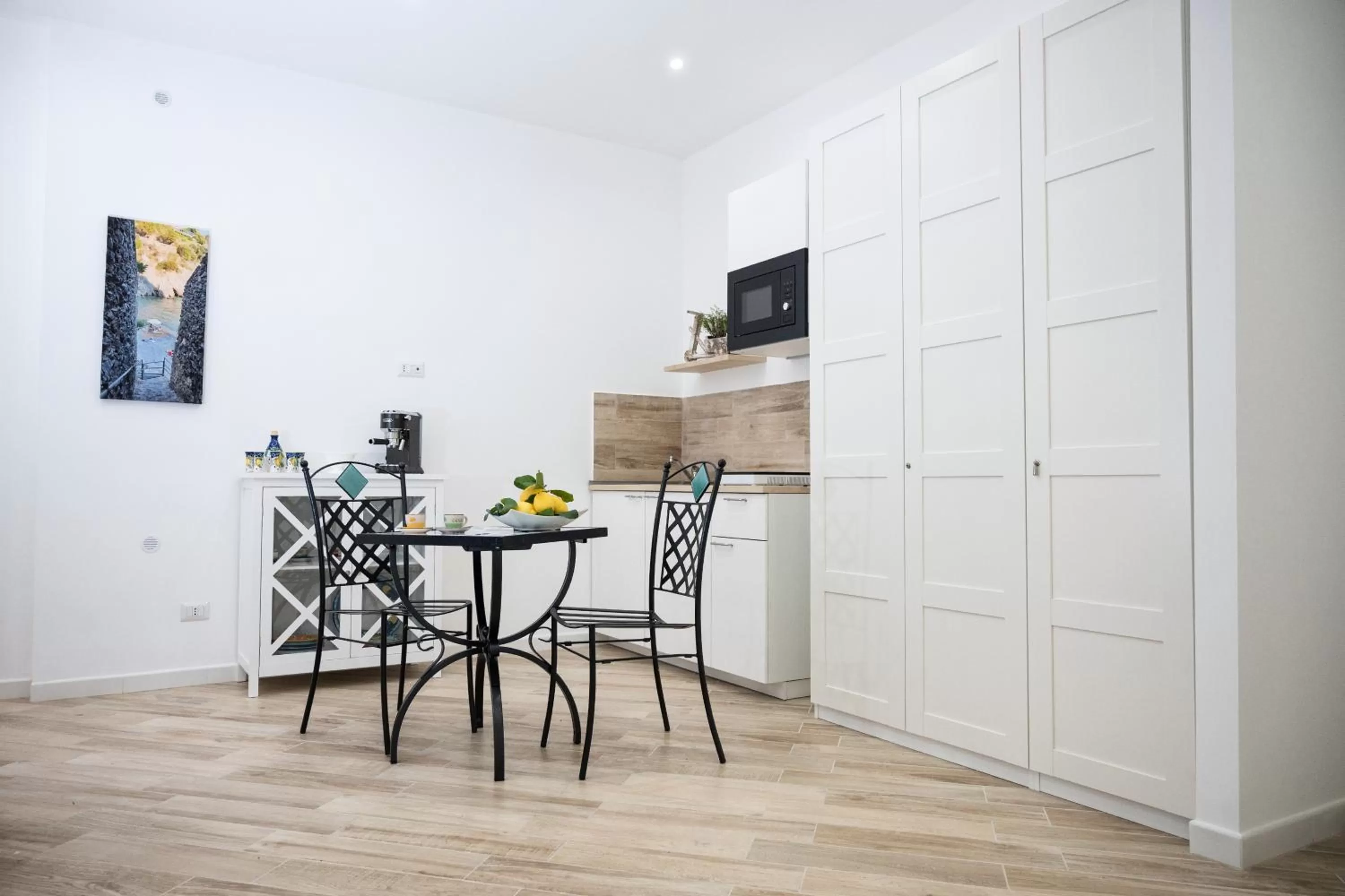 Dining Area in B&B DieMme Amalfi Coast