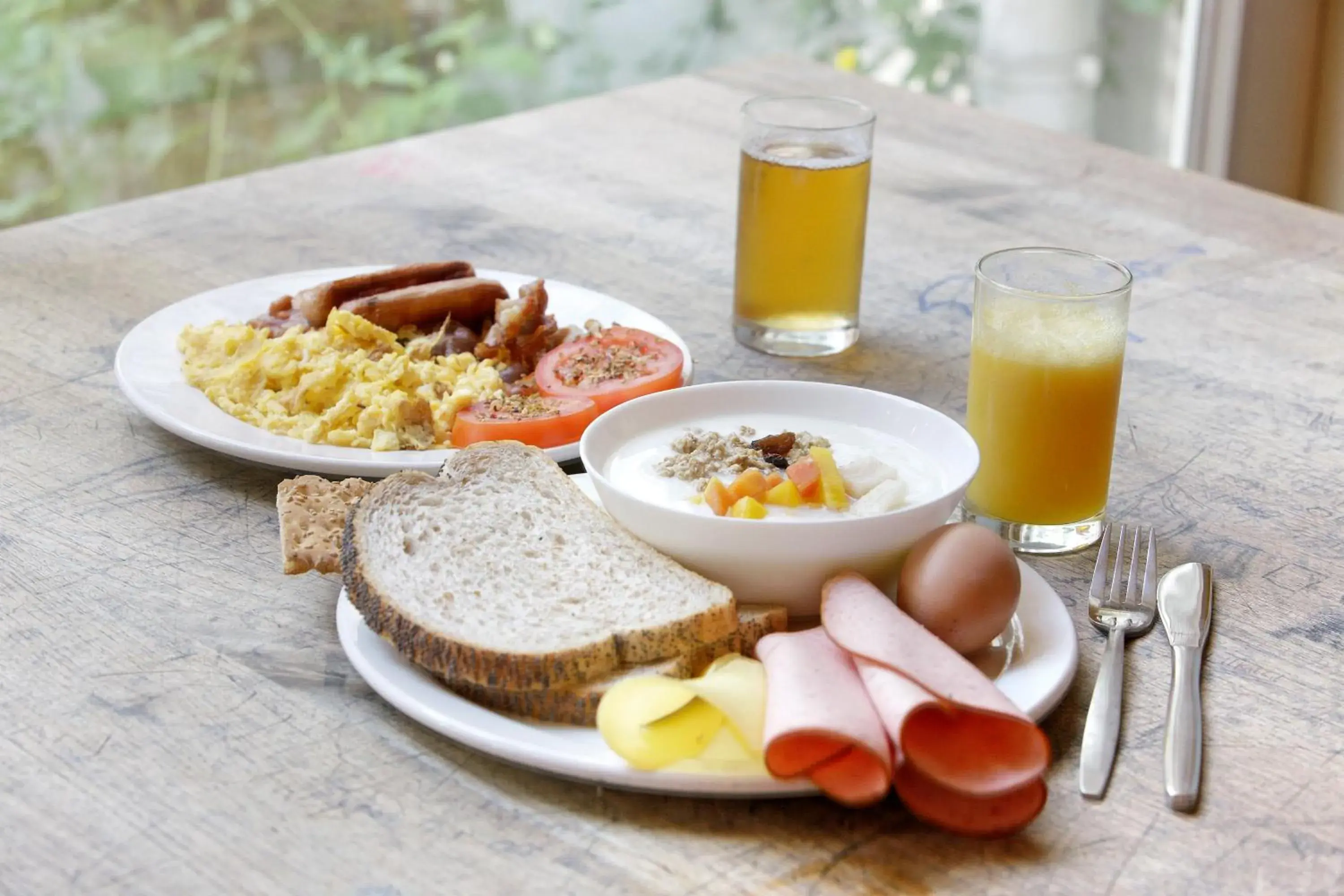 Breakfast in Hans Brinker Hostel Amsterdam