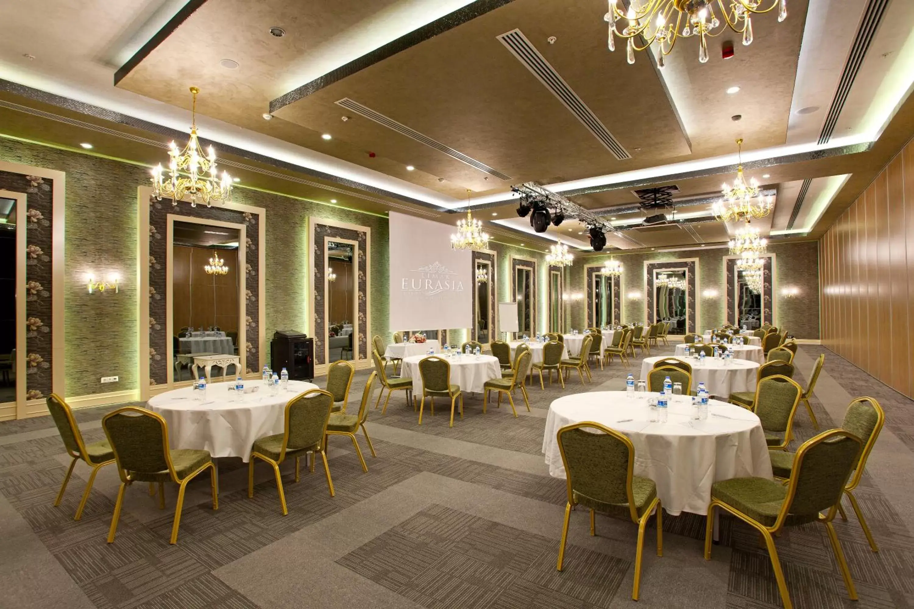 Meeting/conference room, Restaurant/Places to Eat in Limak Eurasia Luxury Hotel