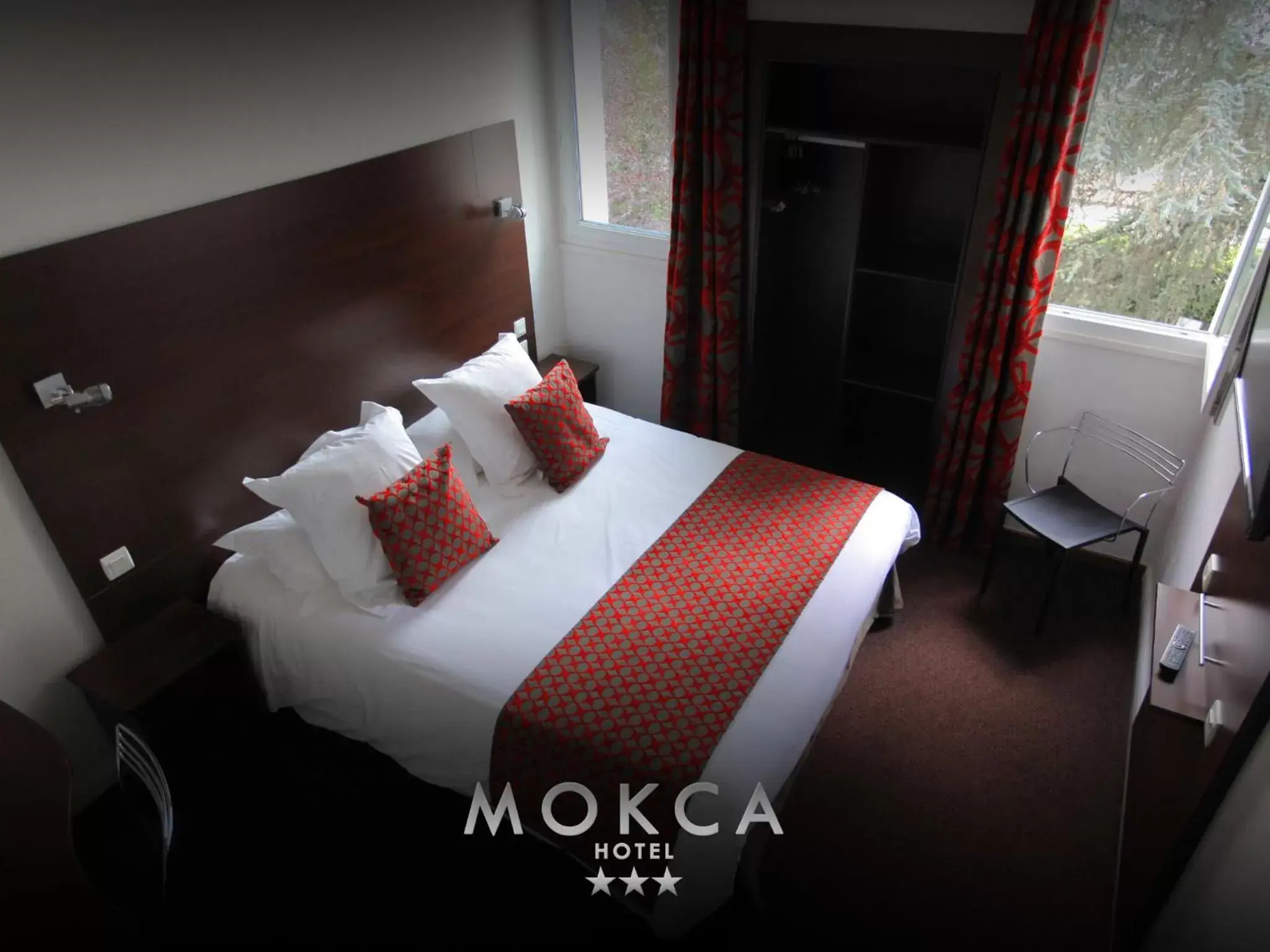 Bed, Room Photo in Le Mokca