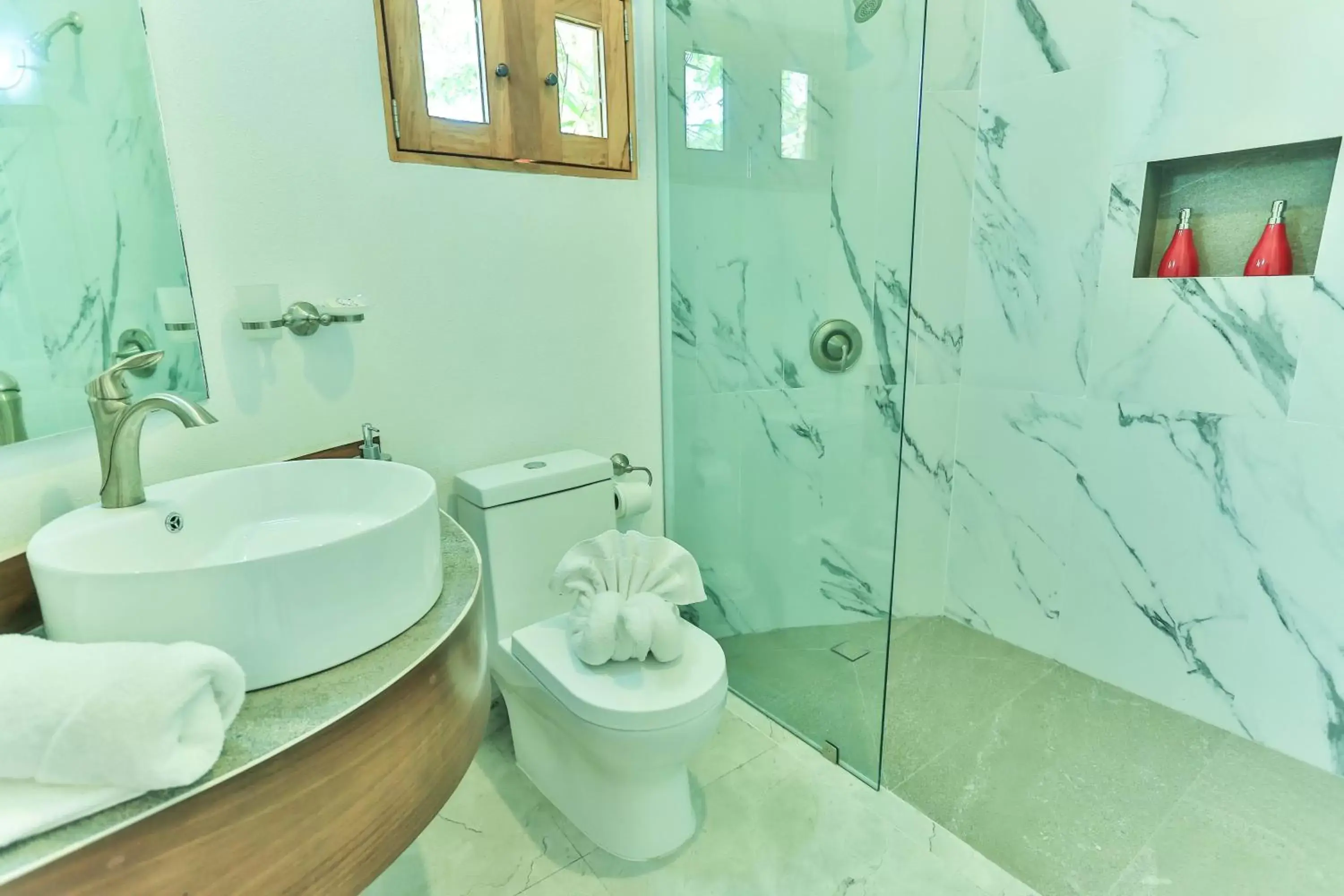 Bathroom in Mar y Sueños Suites