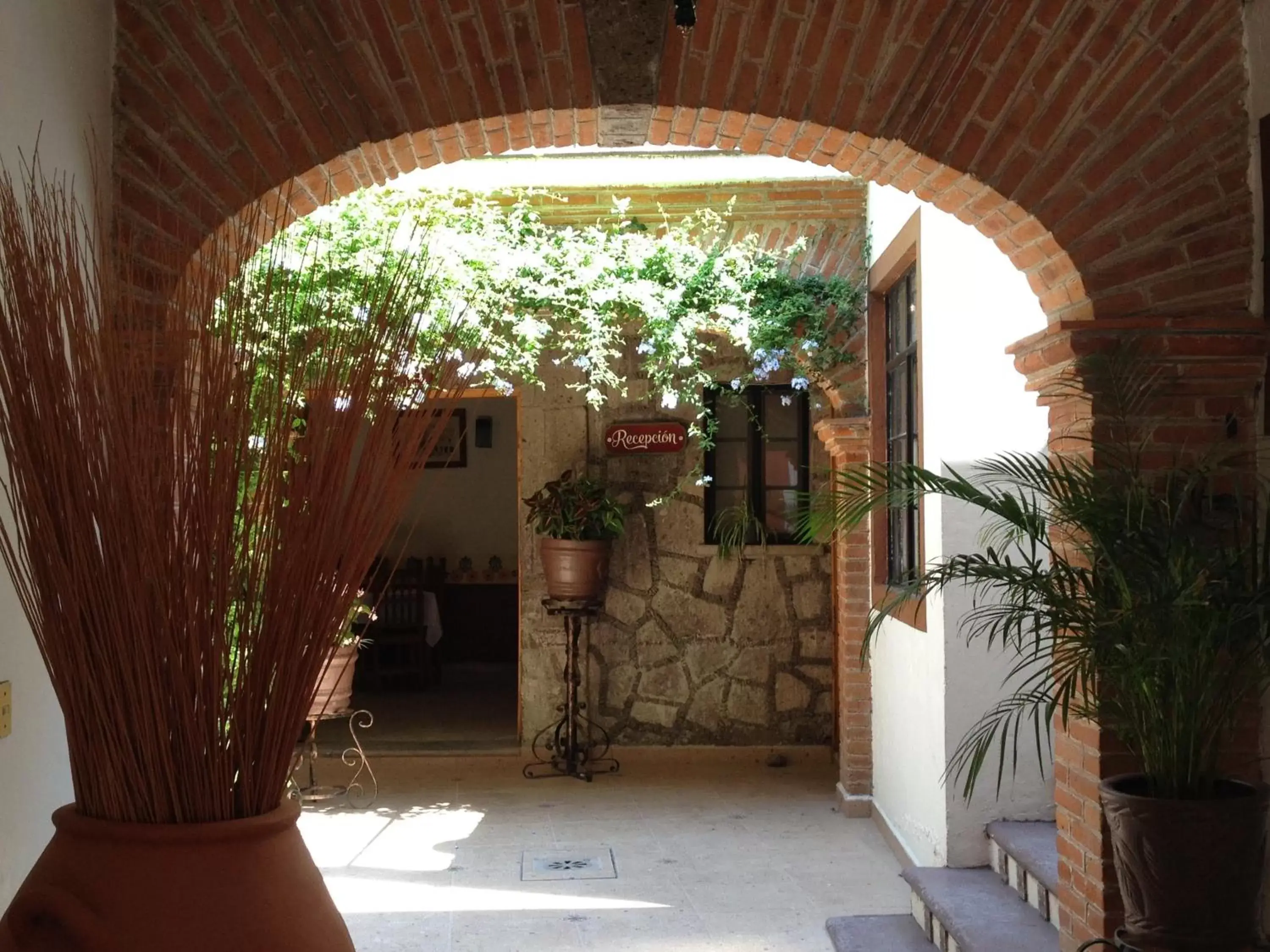 Patio in Hotel Casa de Vino