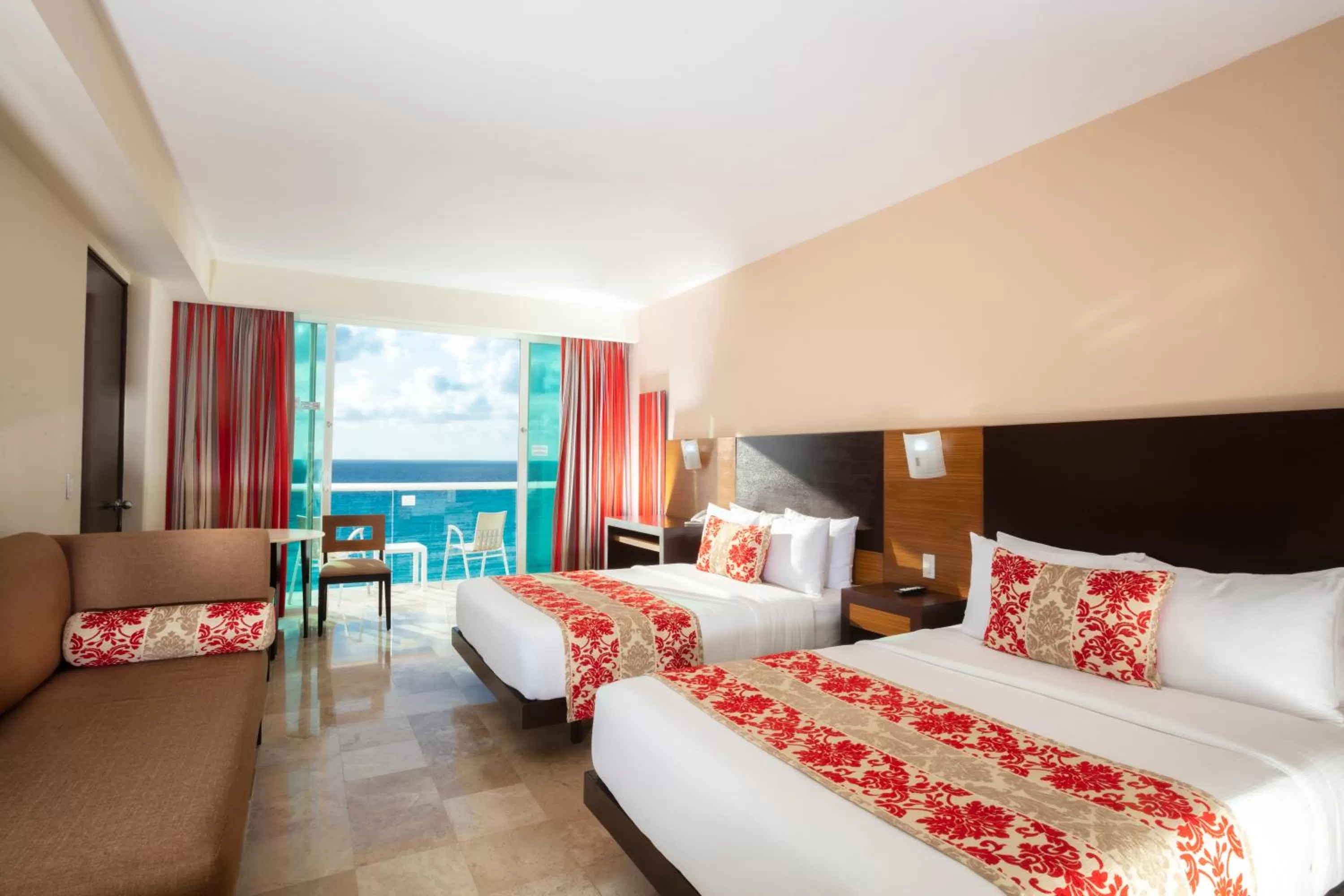 Photo of the whole room, Bed in Krystal Cancun