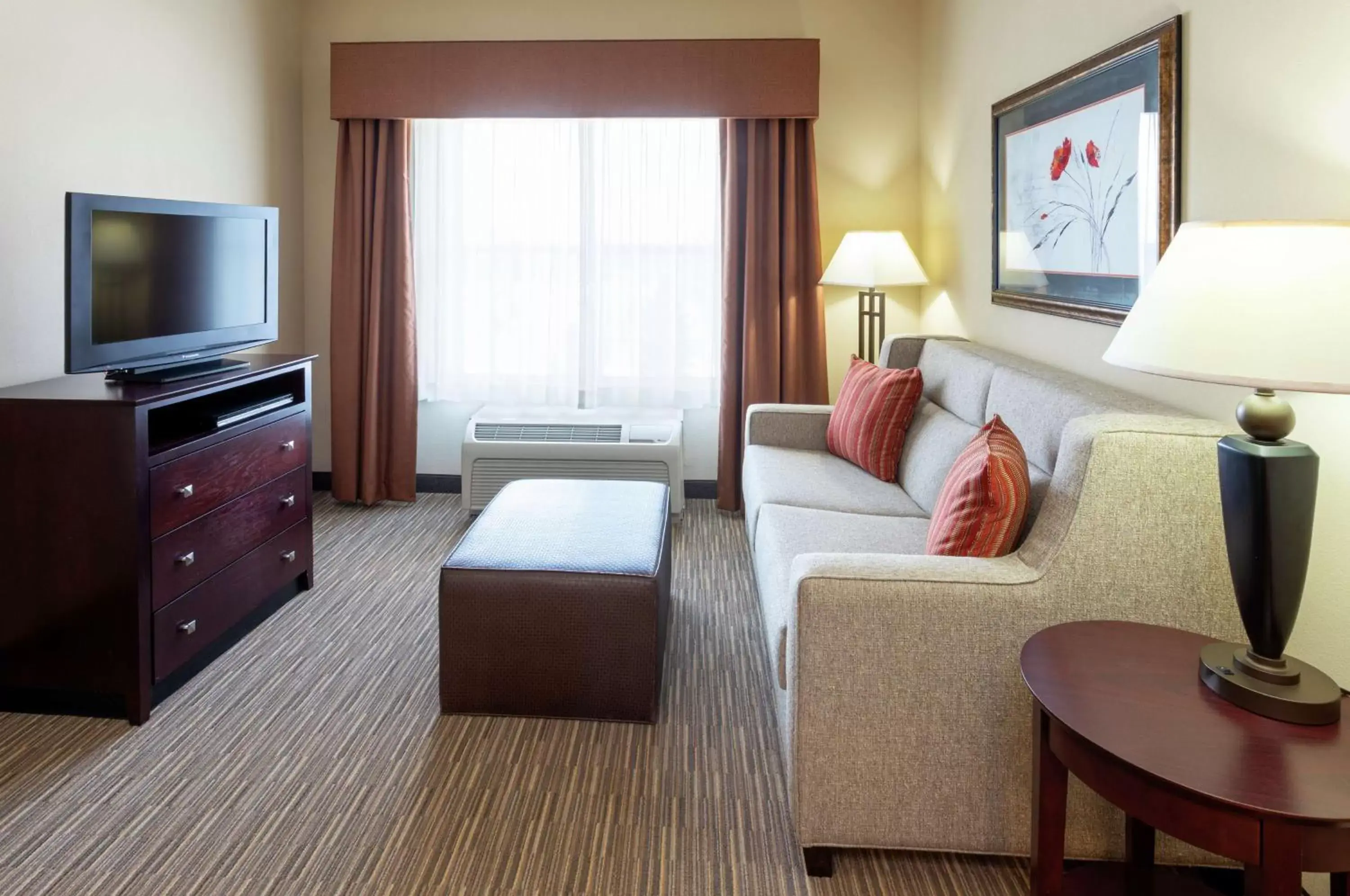 Bedroom, TV/Entertainment Center in Homewood Suites by Hilton Minneapolis - Saint Louis Park at West End