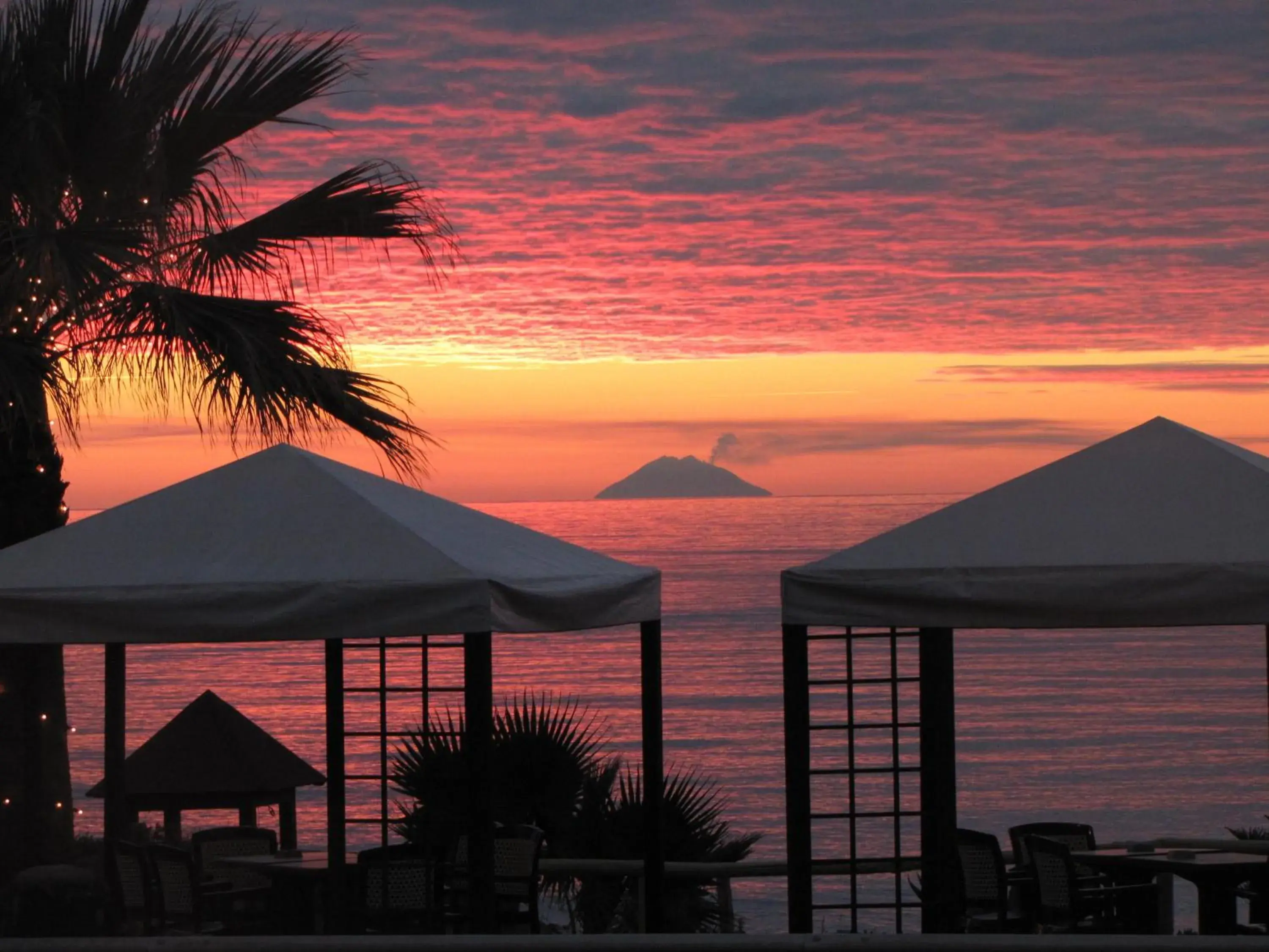 Facade/entrance, Sunrise/Sunset in Hotel La Tonnara