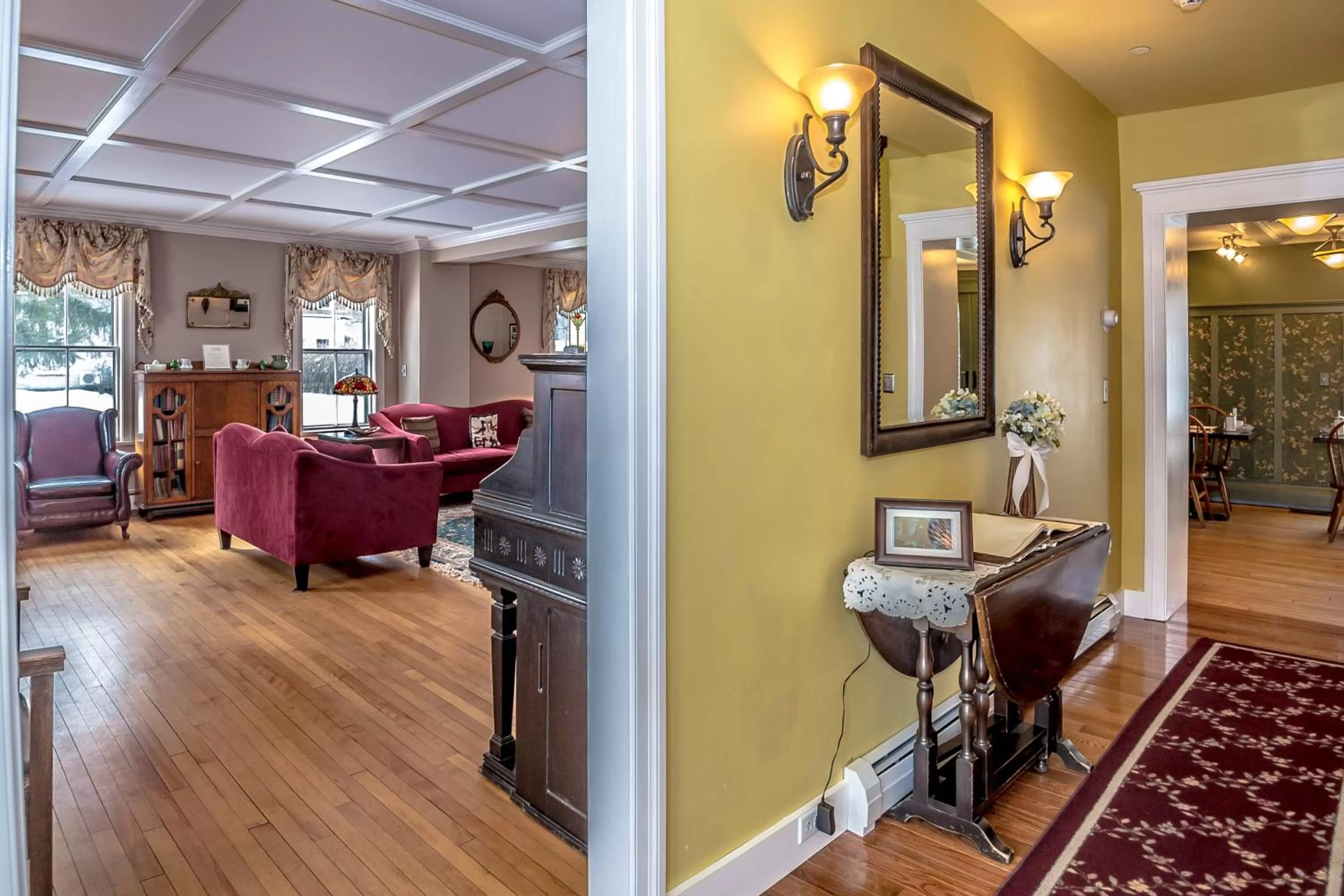 Living room in Cranmore Inn