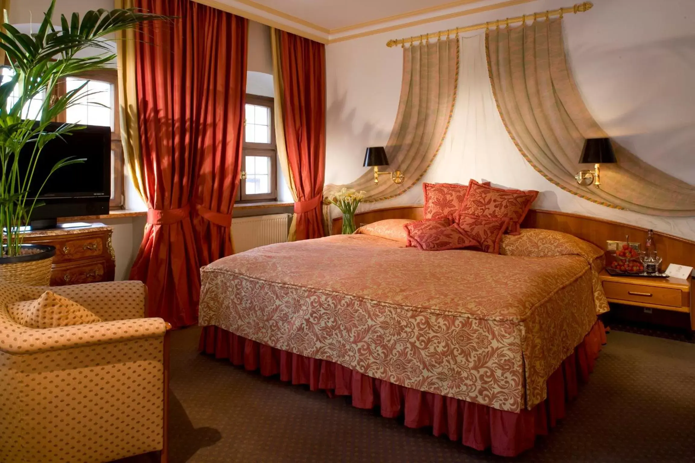 Photo of the whole room, Bed in Romantik Hotel Bülow Residenz