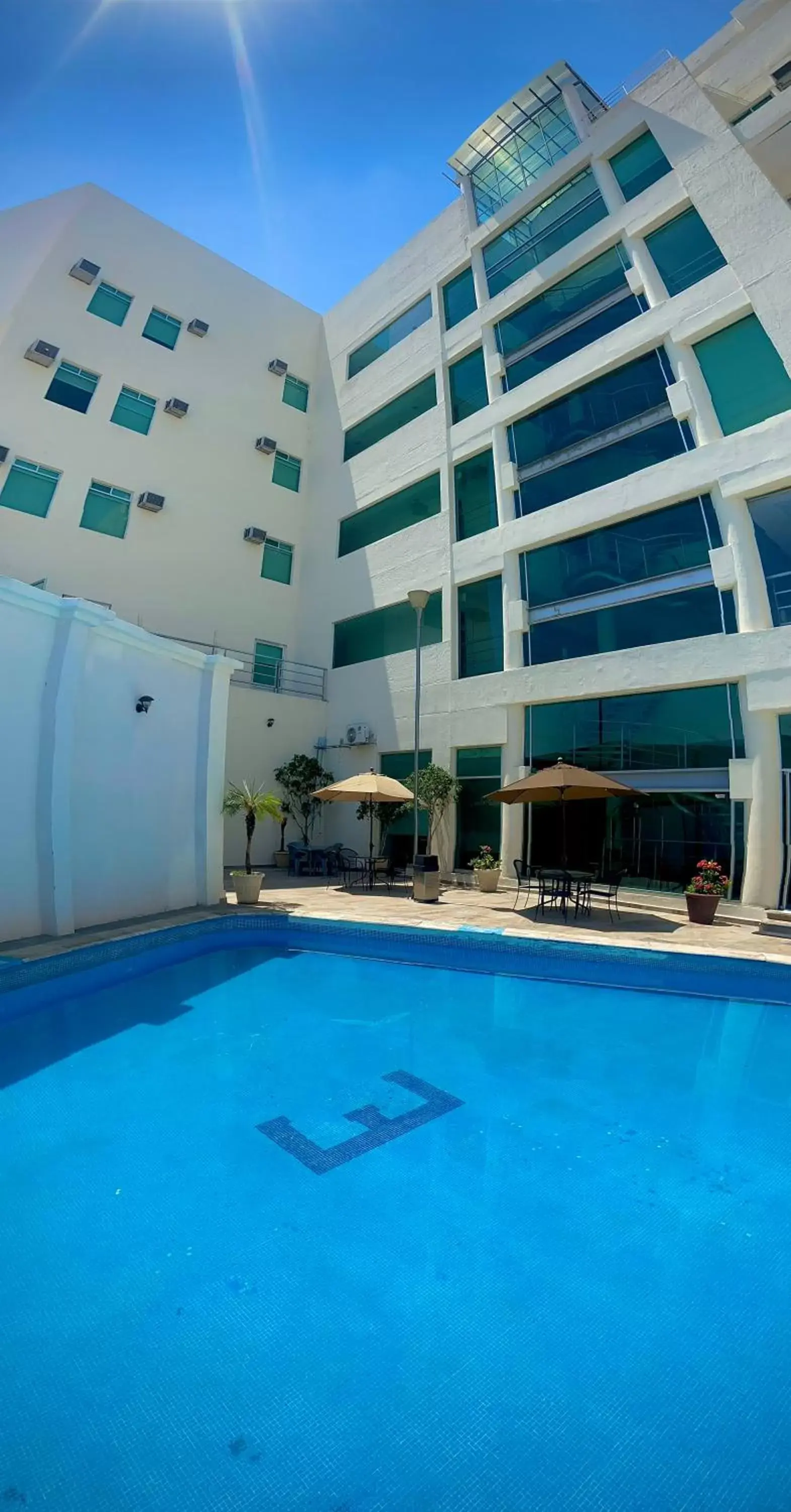 Swimming pool, Property Building in Hotel Enterprise Inn Poliforum