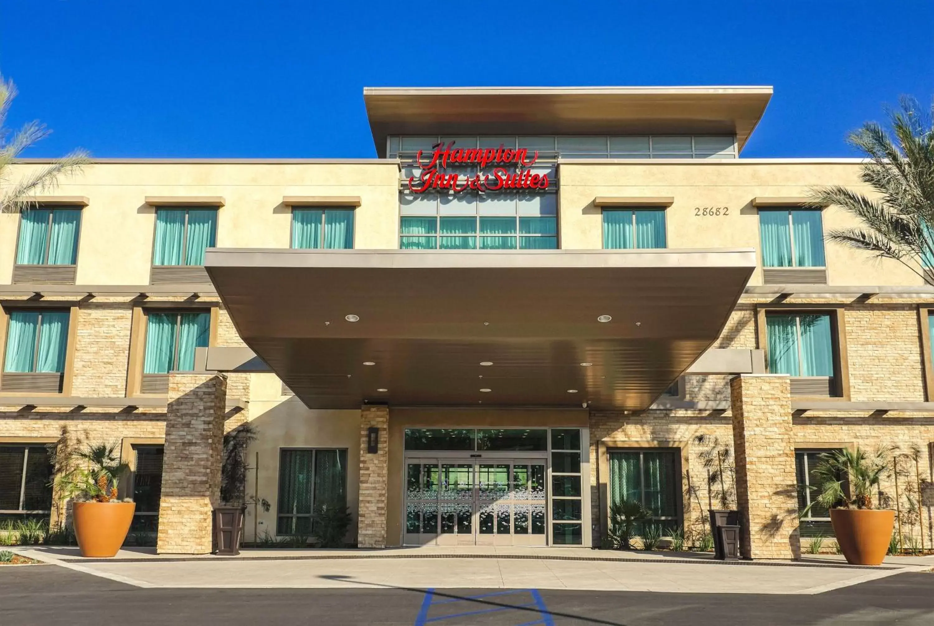 Property Building in Hampton Inn & Suites by Hilton Mission Viejo Laguna San Juan Capistrano