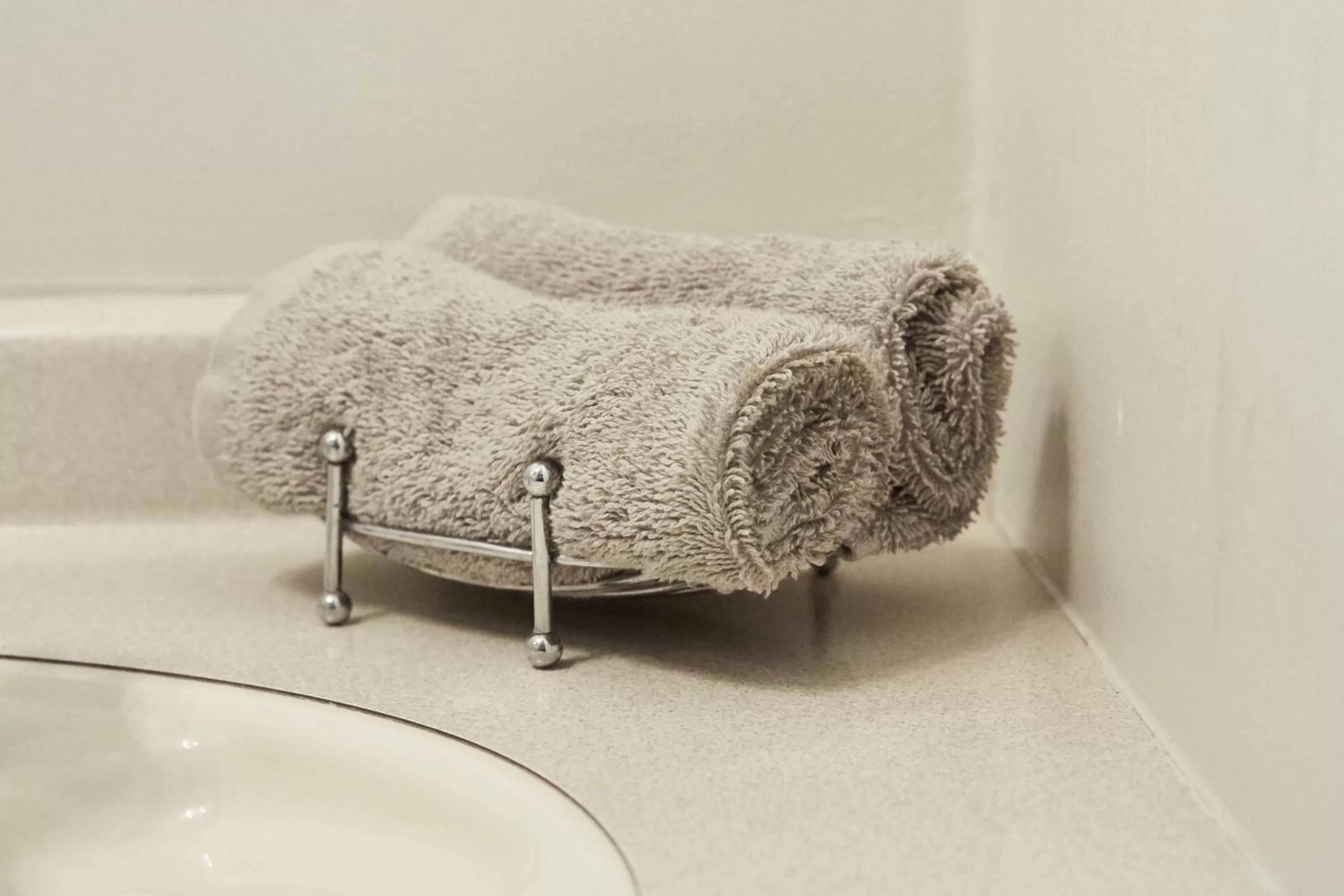 Admiral Court Motel & Apartments