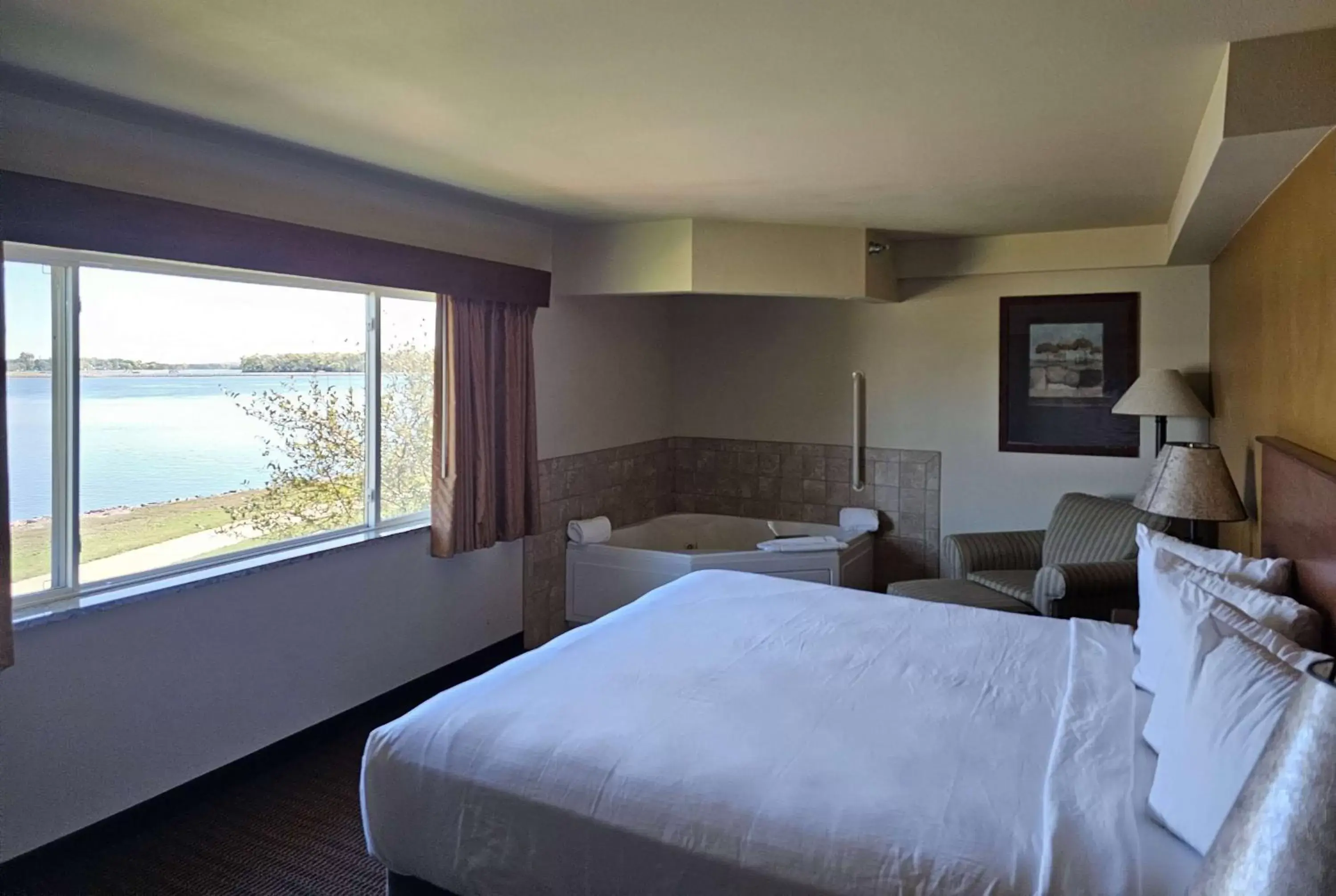 Deluxe One-Bedroom King Suite with River View - Non-Smoking in AmericInn by Wyndham Fort Pierre Conference Center
